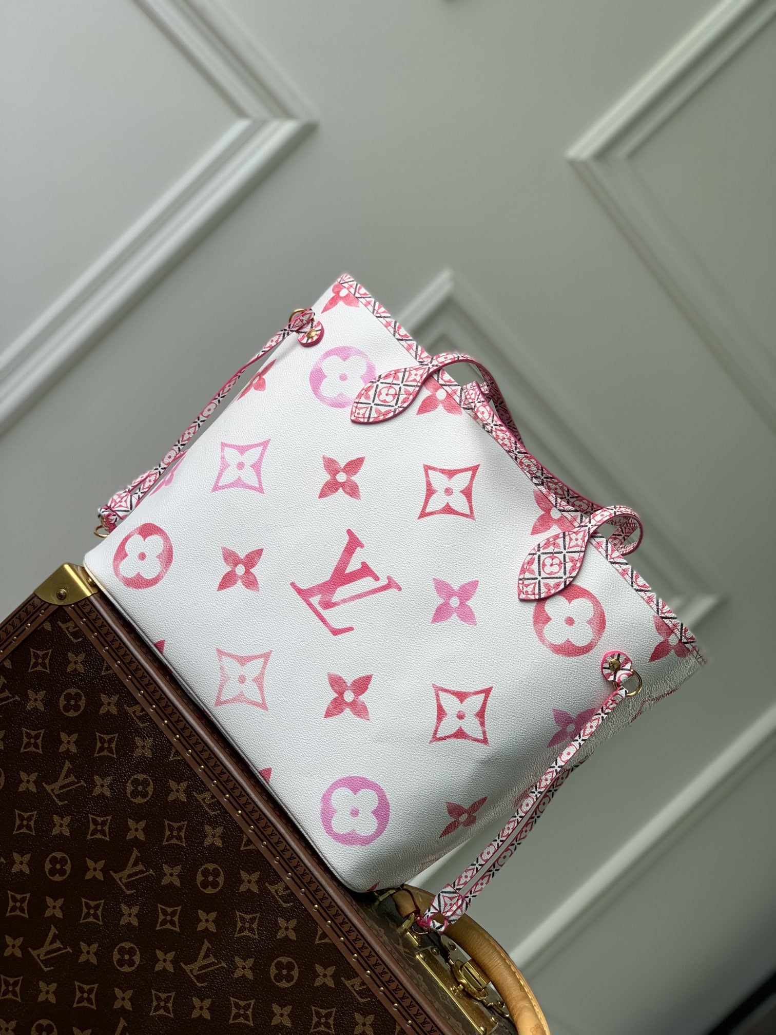 l**is V*t*n neverful m21733-32*29*17cm