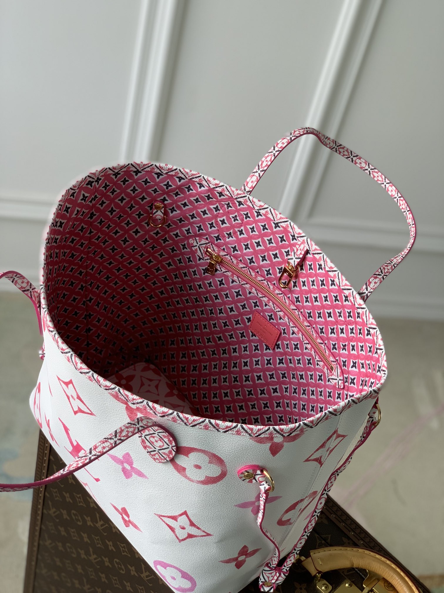 l**is V*t*n neverful m21733-32*29*17cm