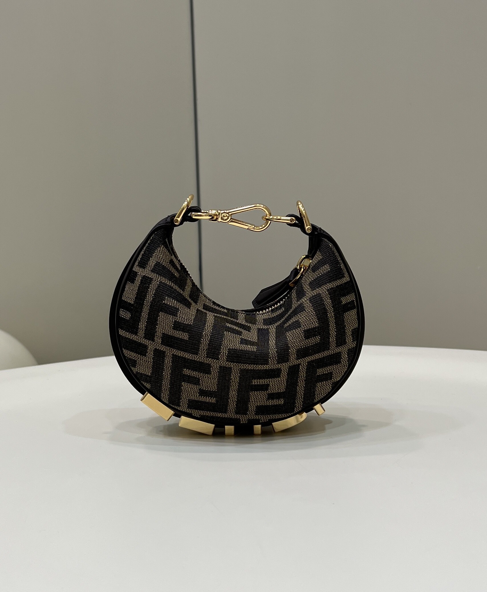 F**di graphy bag-16.5x14x5cm