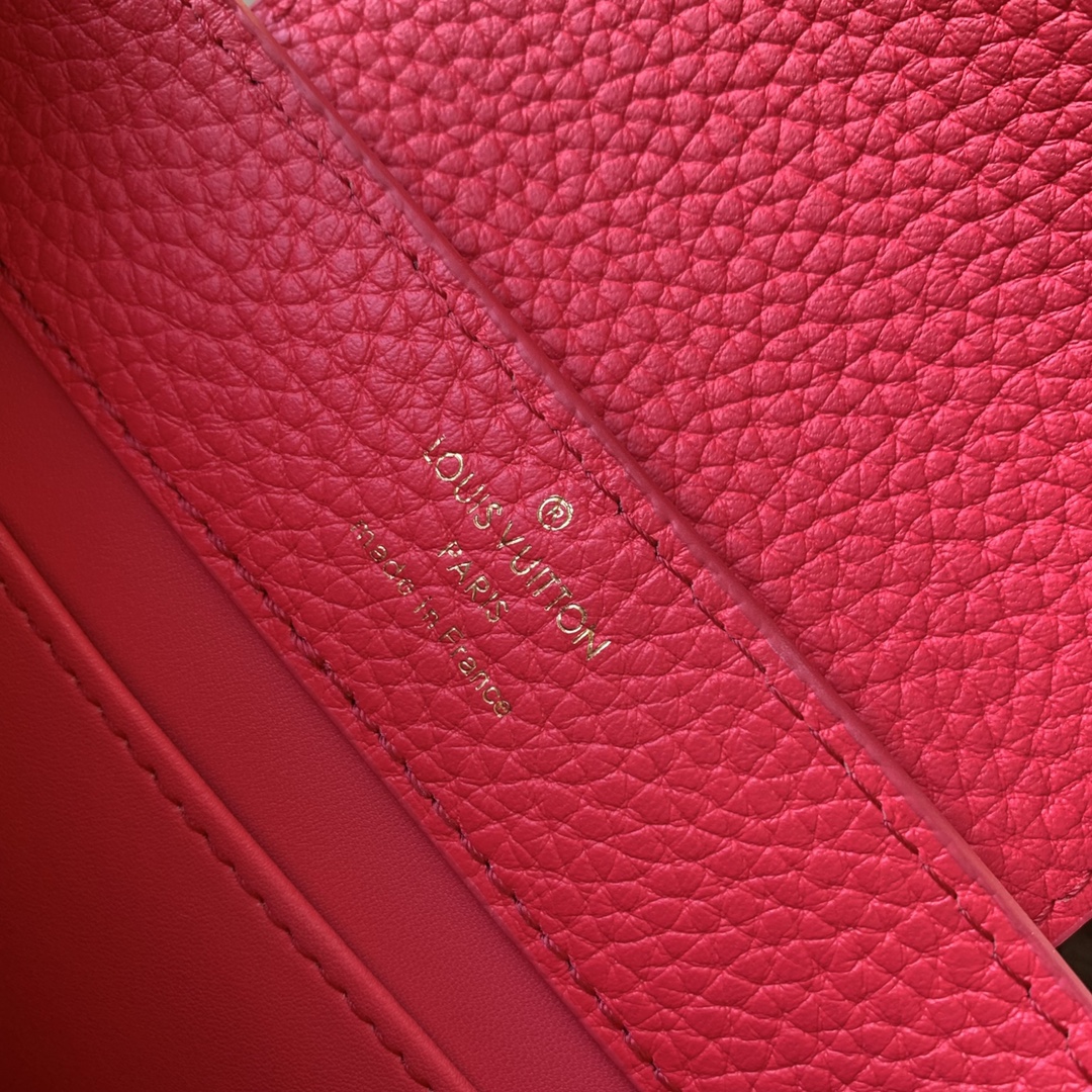 l**is V*t*n capucines handlebag