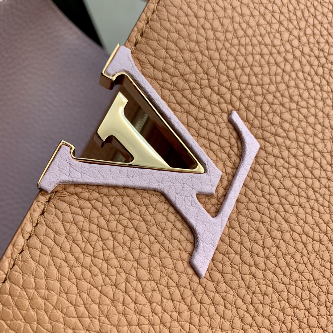 l**is V*t*n capucines handlebag