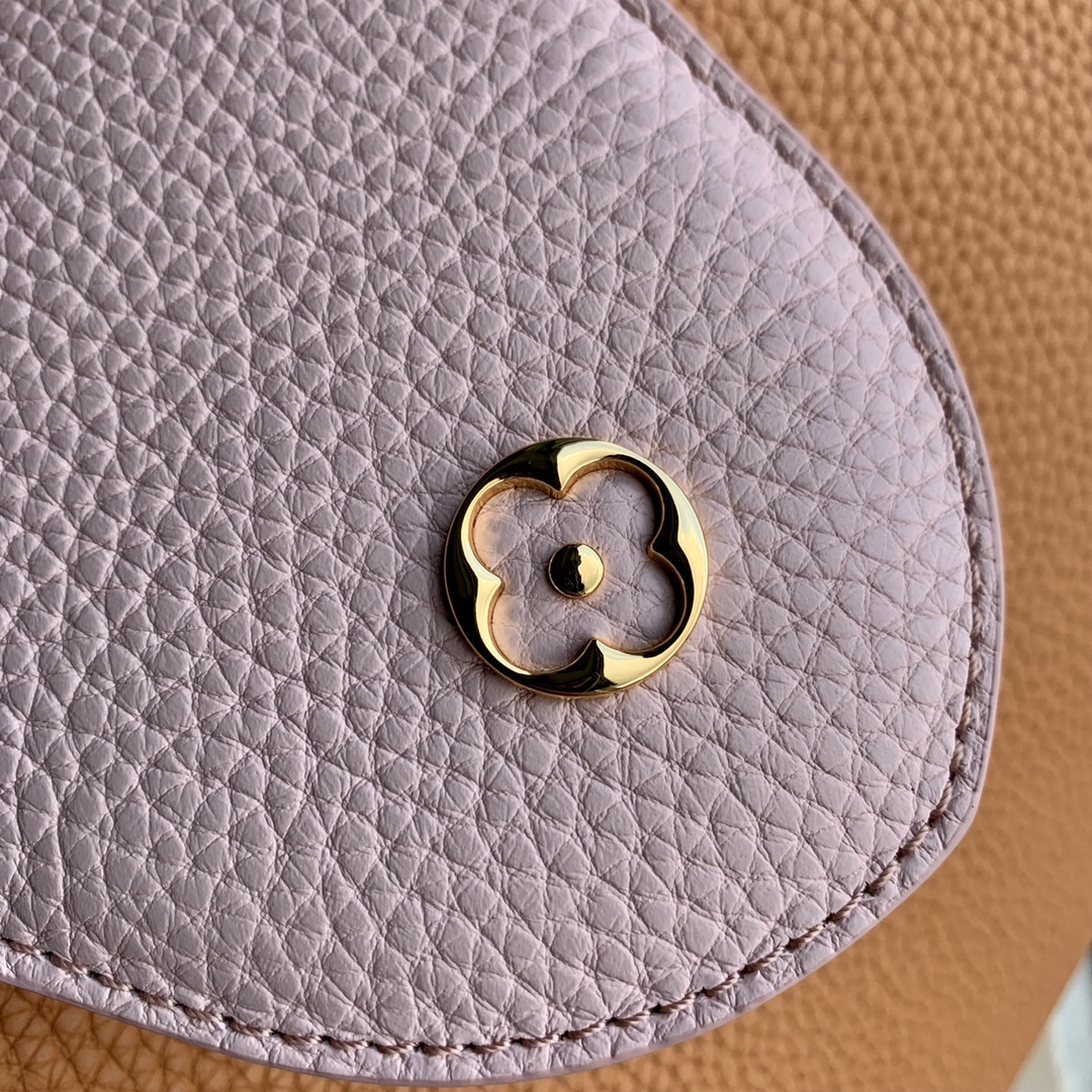 l**is V*t*n capucines handlebag