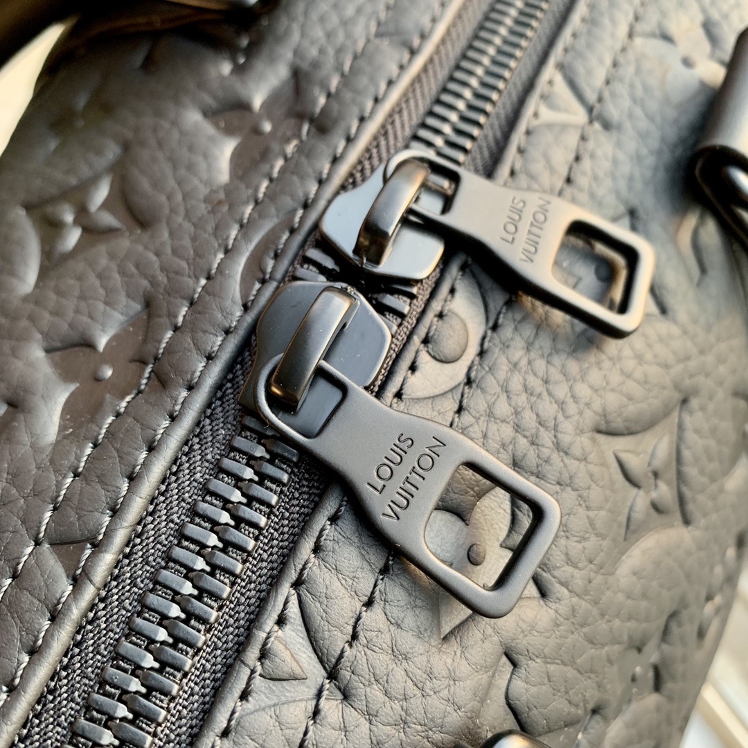 l**is V*t*n keepall bandouliÈre 35-m22570-34*21*16cm