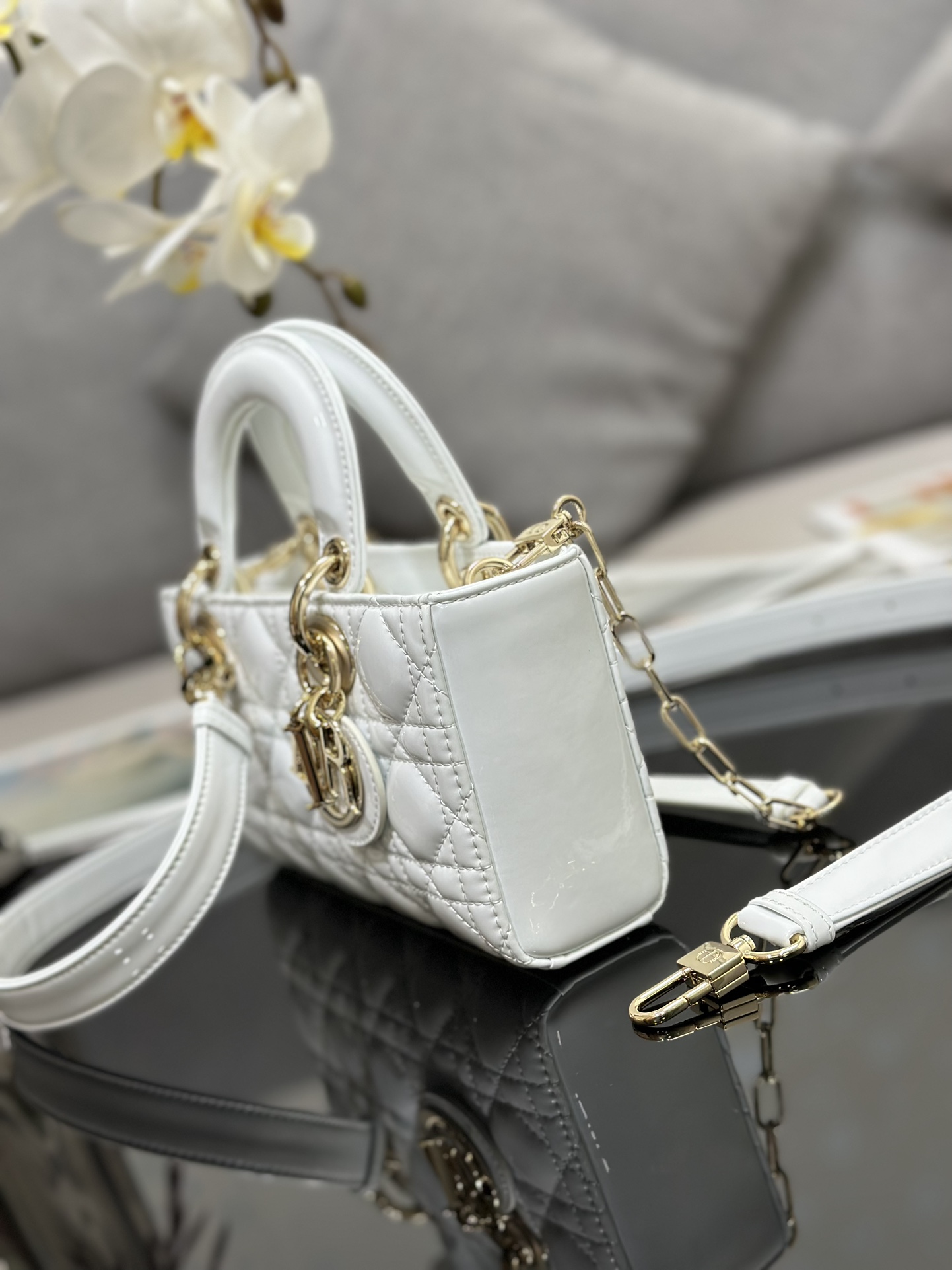 lady D*or handle bag-22*12*6cm