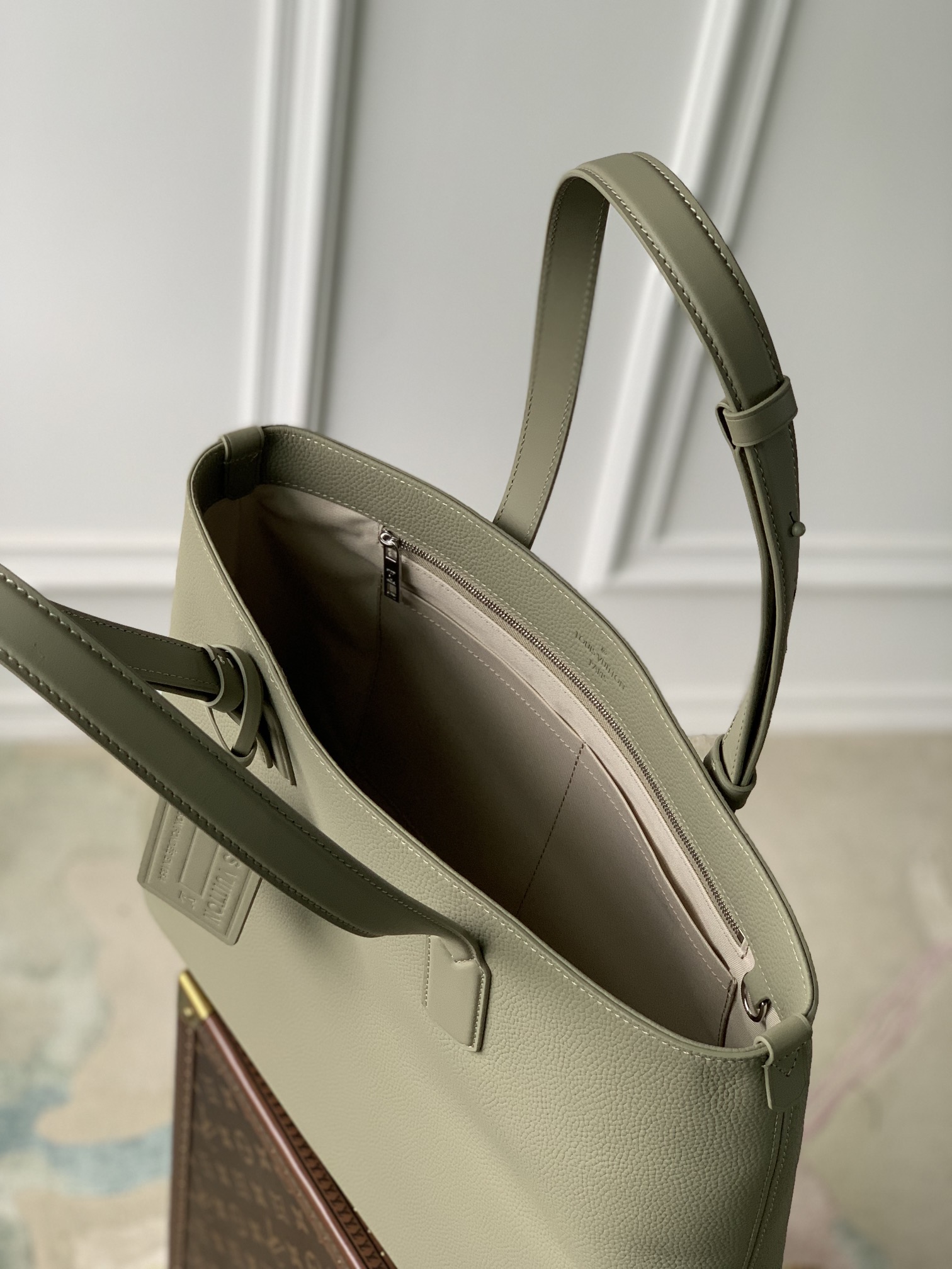 l**is V*t*n tote aerogram briefcase-m22481-38 x 32.5 x 13cm