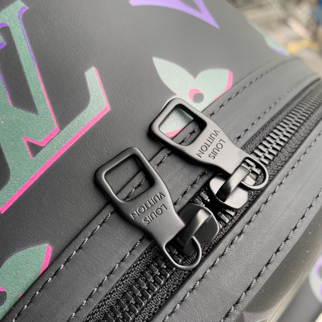 l**is V*t*n comet backpack m22488-37*43*17cm