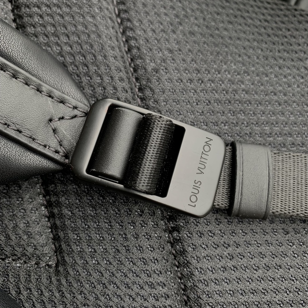 l**is V*t*n comet backpack m22488-37*43*17cm