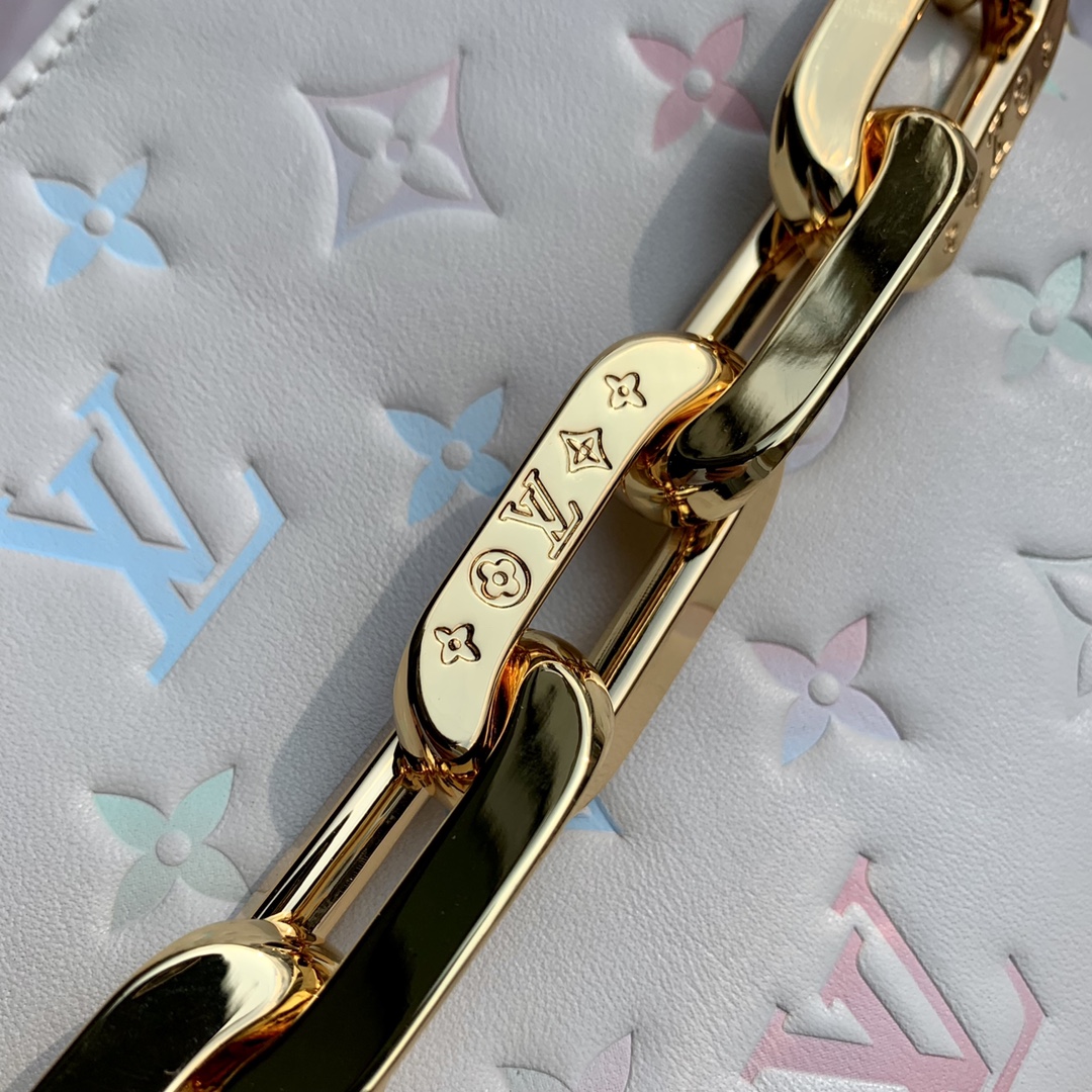 l**is V*t*n coussin bb bag-21*16*7 cm