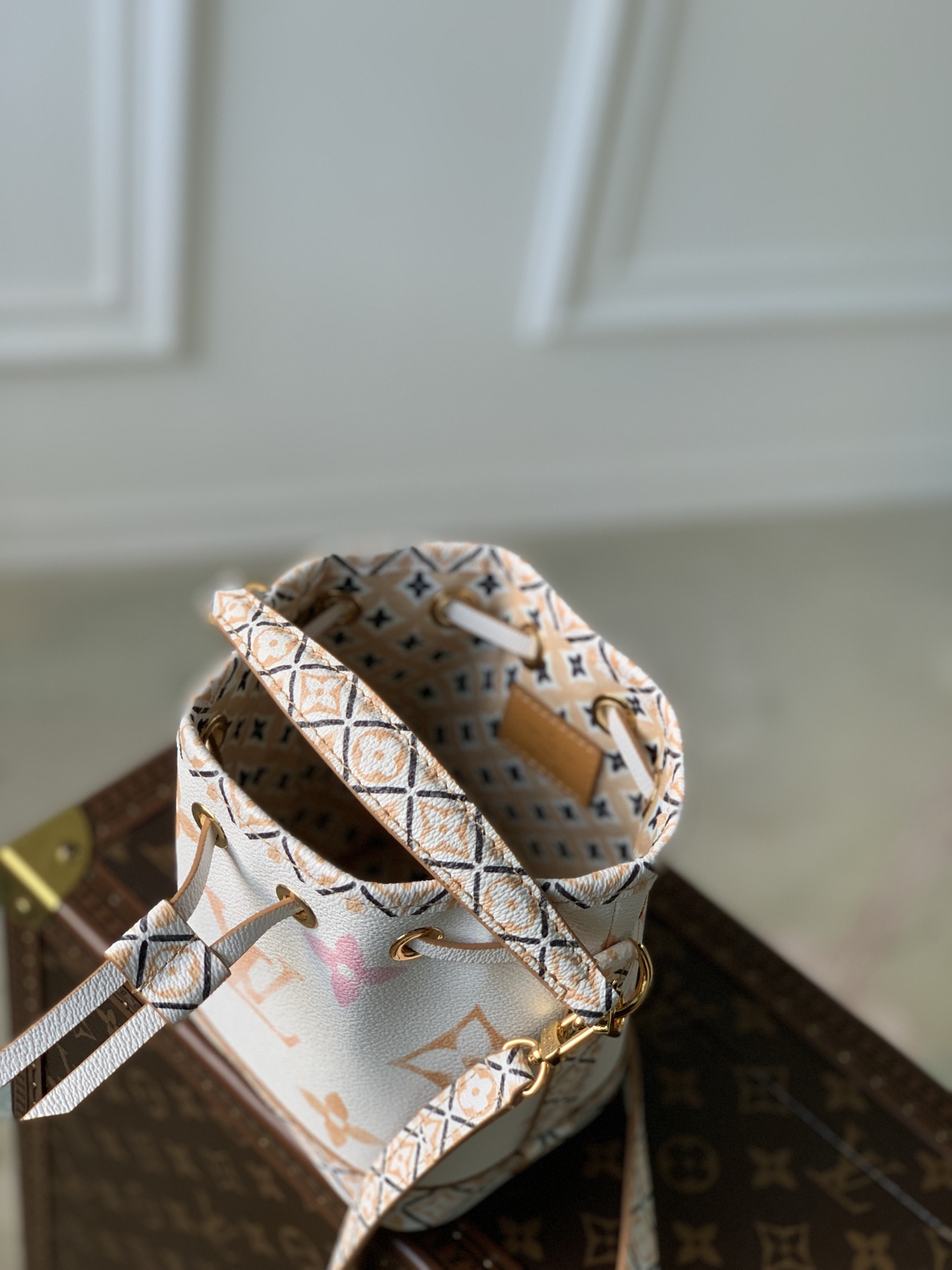 l**is V*t*n nano noé-13*16*10cm