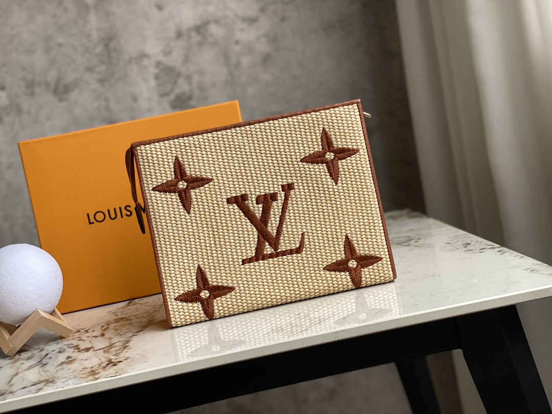 l**is V*t*n pouch-25x 20 x 5.5cm