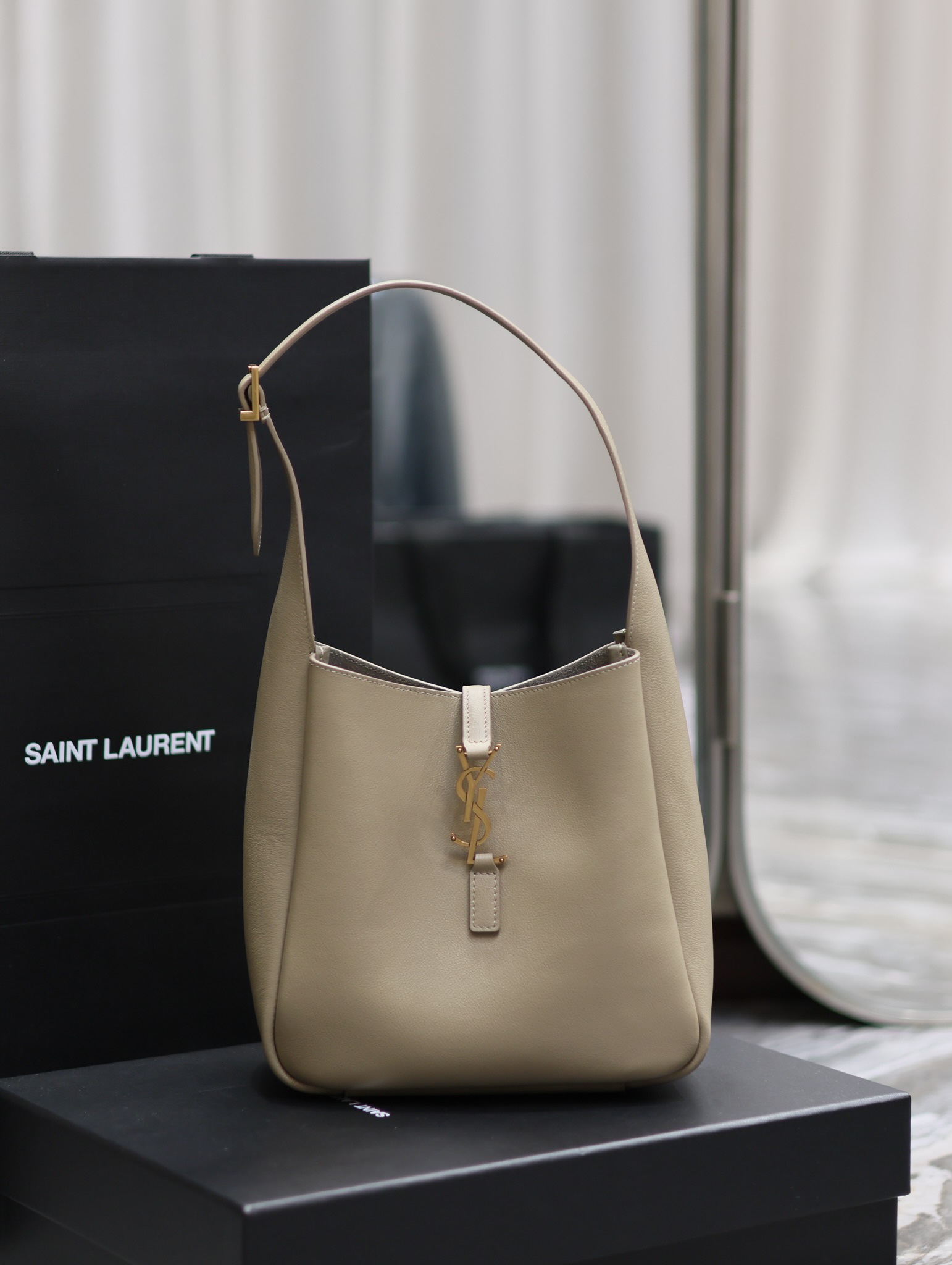YSL Le5A7 Vintage Bag-23×22×8.5CM