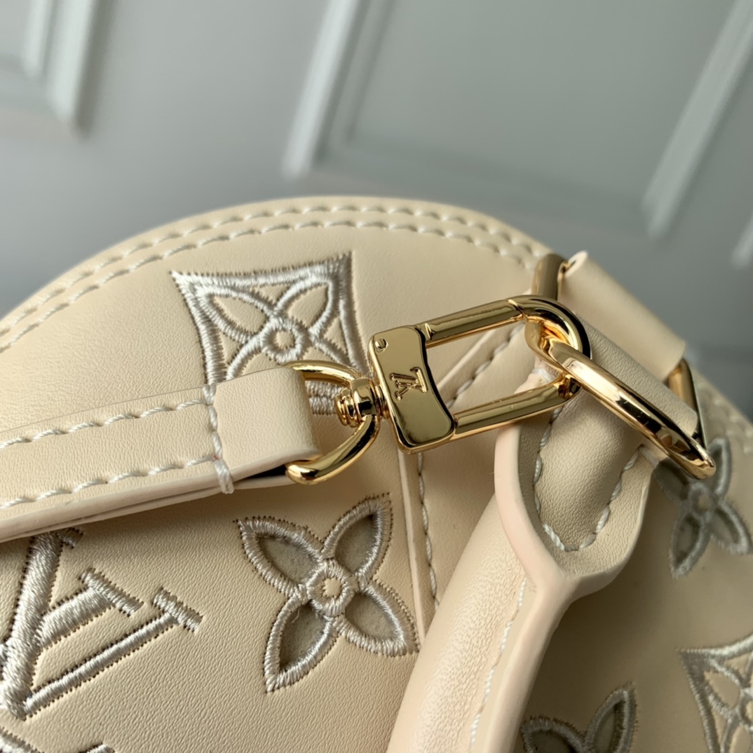 l**is V*t*n m22878 alma bb-23.5 x 17.5 x 11.5cm