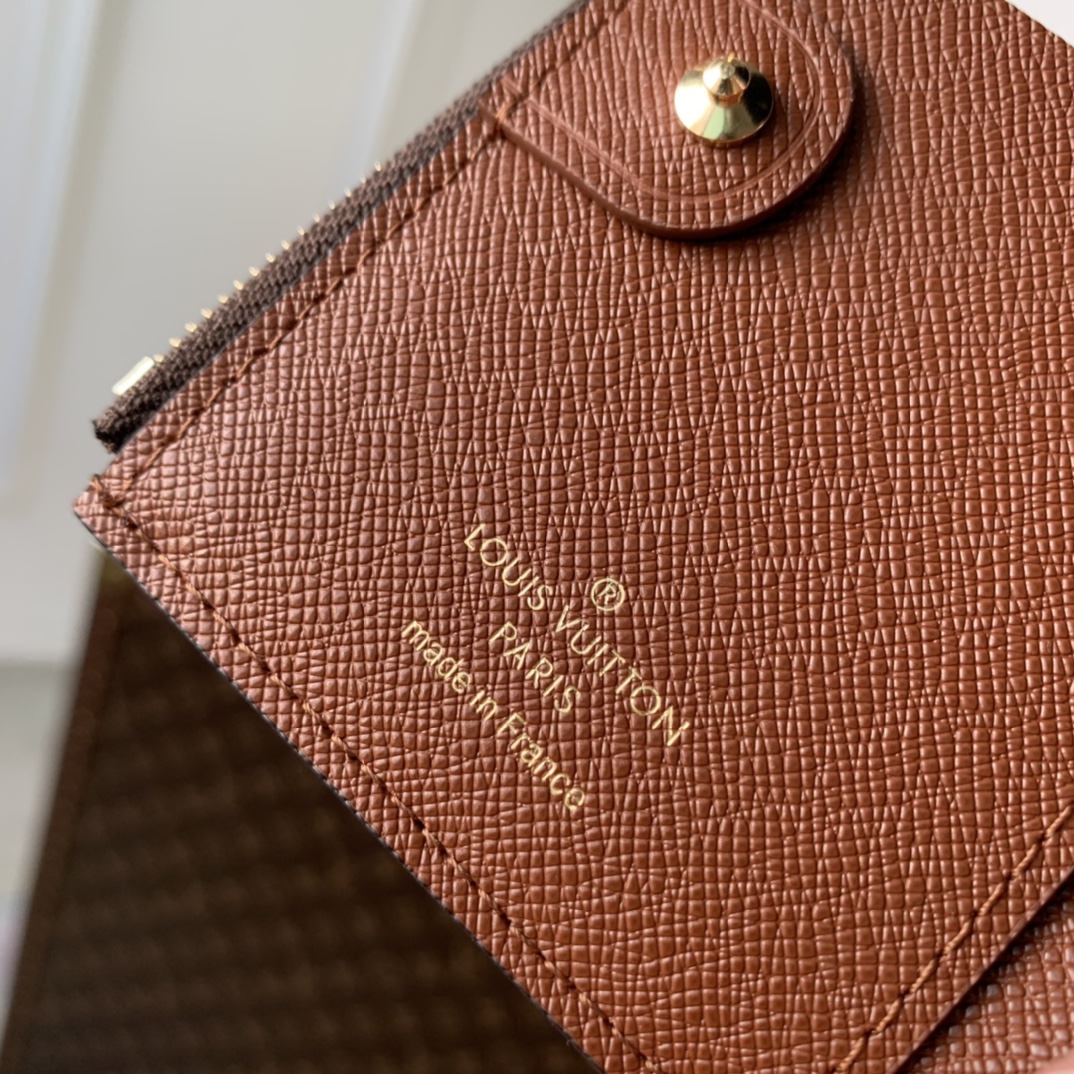 l**is V*t*n wallet- m82381-9×11.5×1.5cm