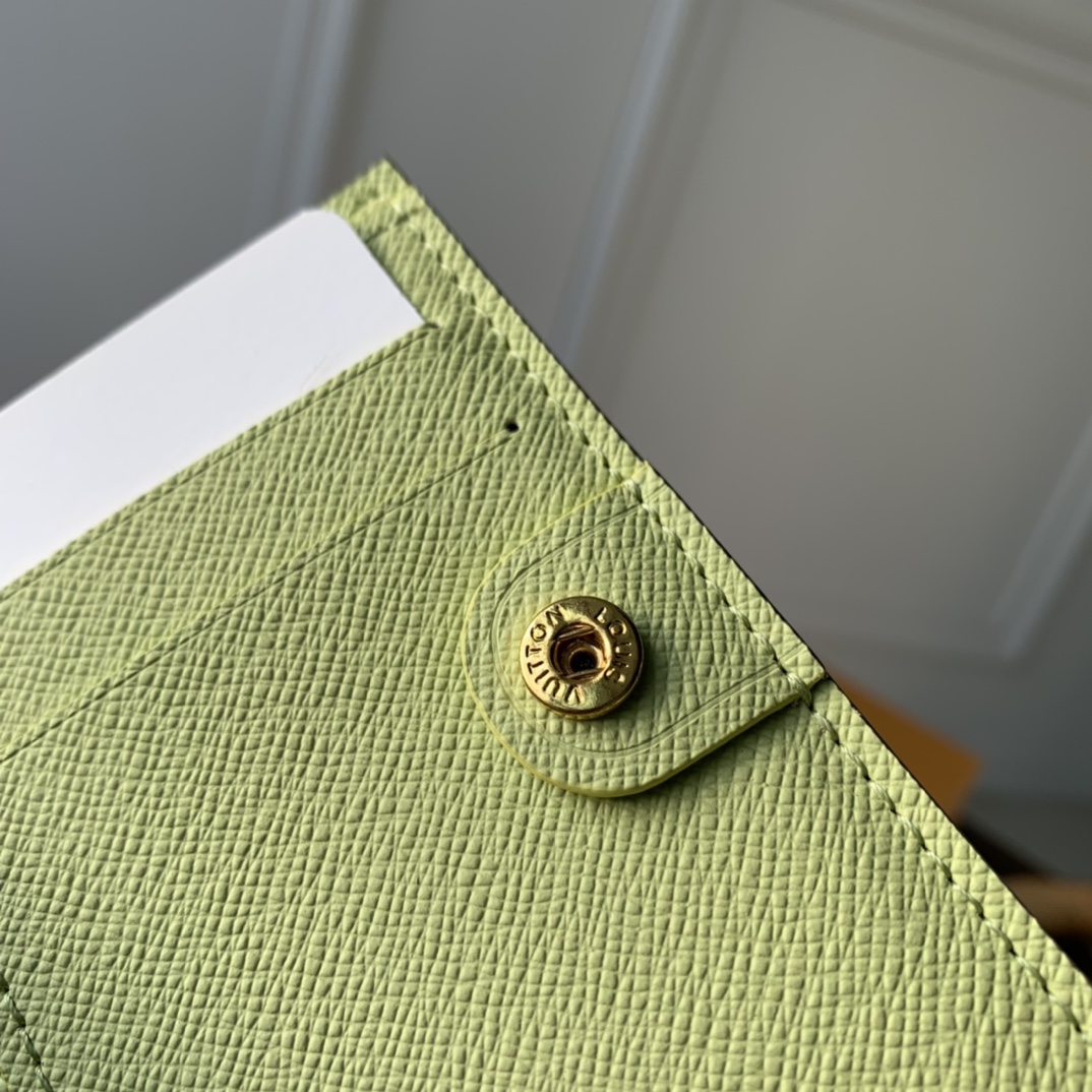 l**is V*t*n wallet- m82381-9×11.5×1.5cm