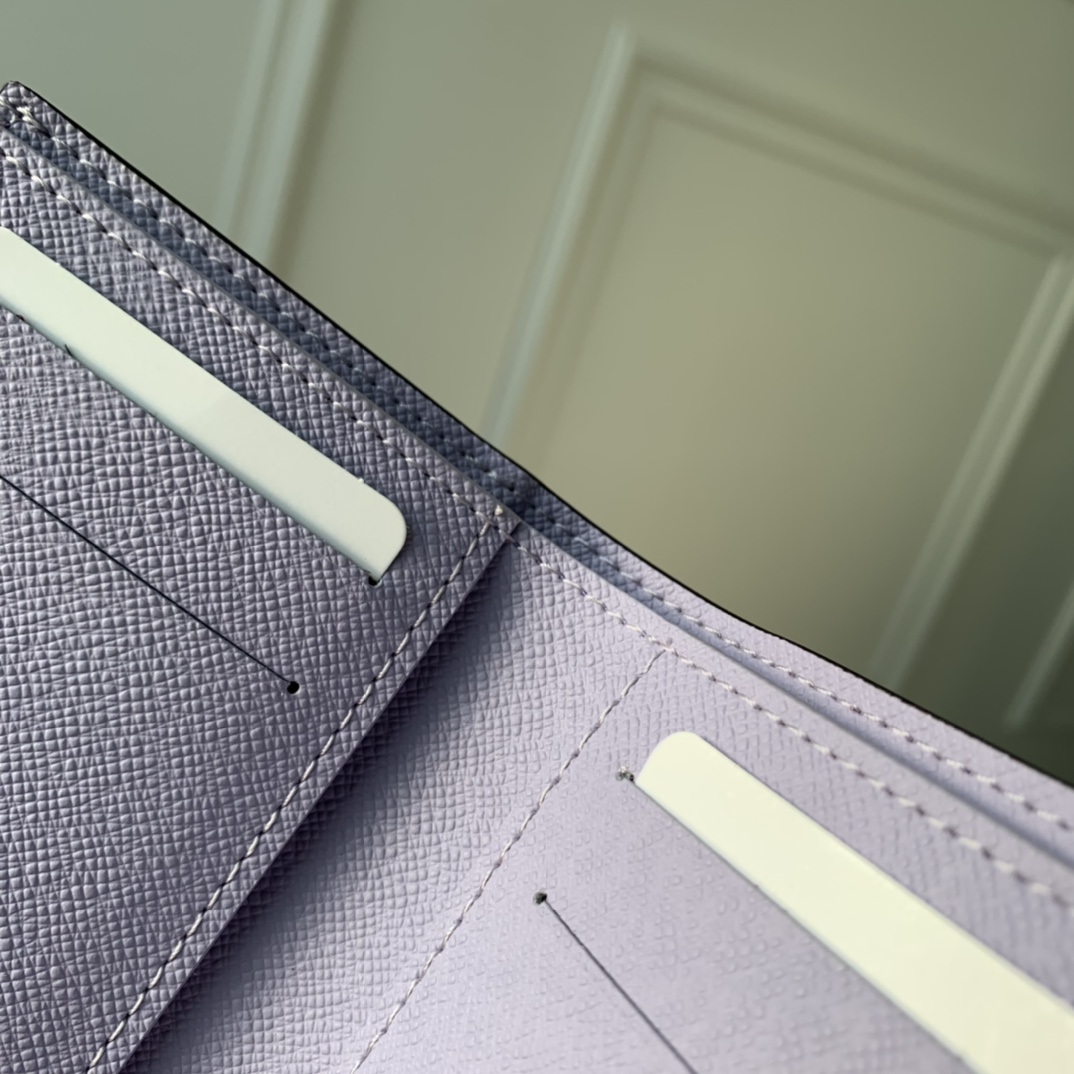 l**is V*t*n wallet- m82381-9×11.5×1.5cm