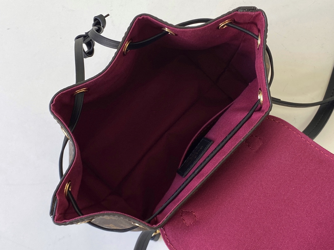 l**is V*t*n montsouris backpack-17*20*10.5.cm