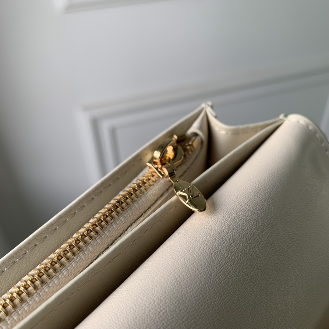 l**is V*t*n vertical wallet-m82512-10 x 19 x 1.7cm