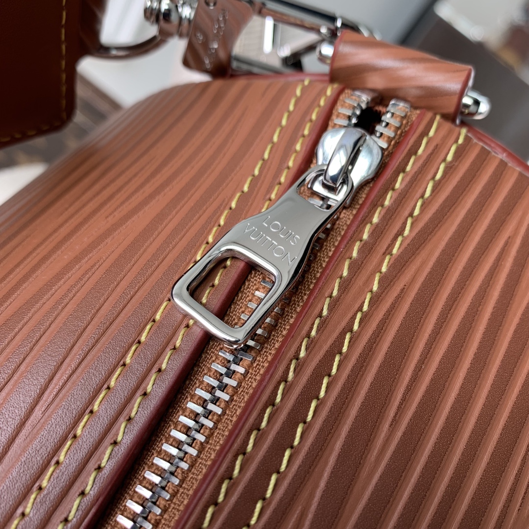 l**is V*t*n soft polochon bag m46692-27x 15x 15cm