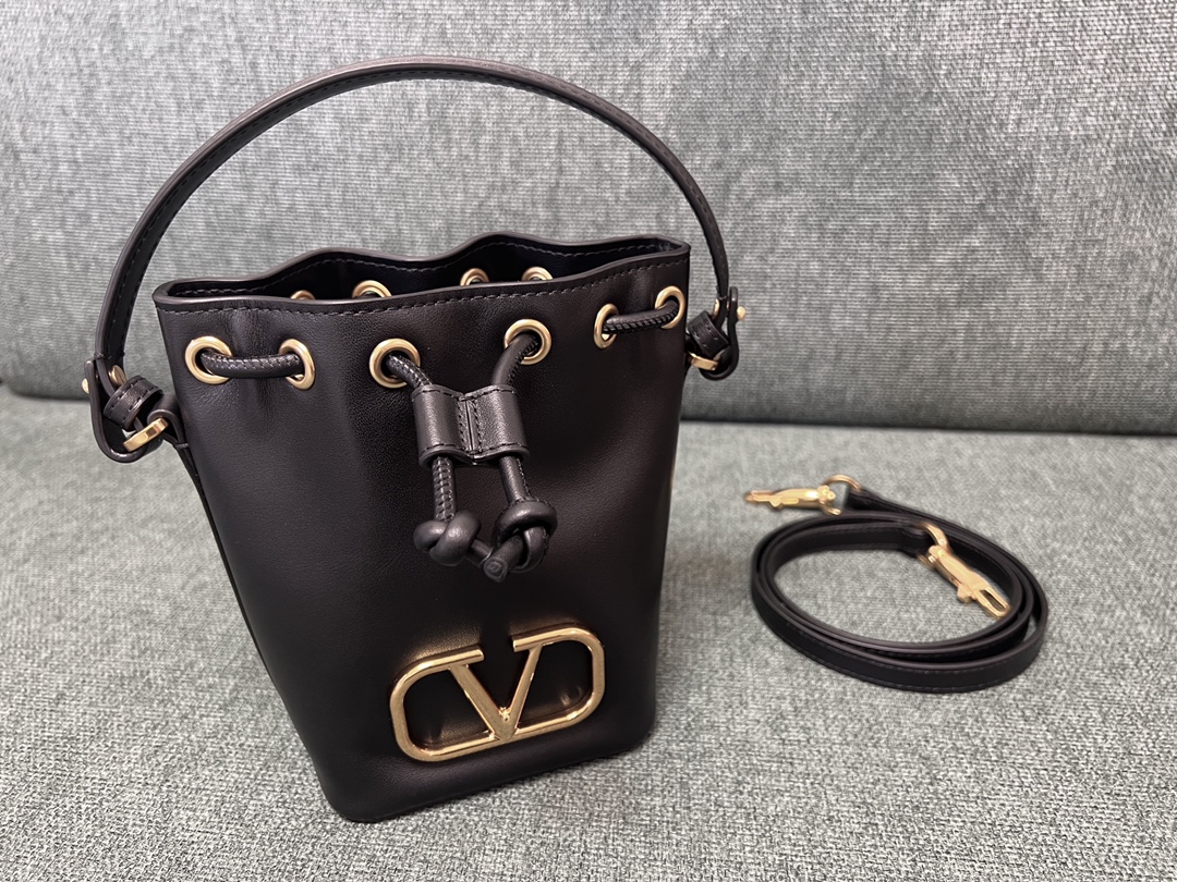 Valentino GARAVANIVLOGO SIGNATURE Bag-12*18*10CM