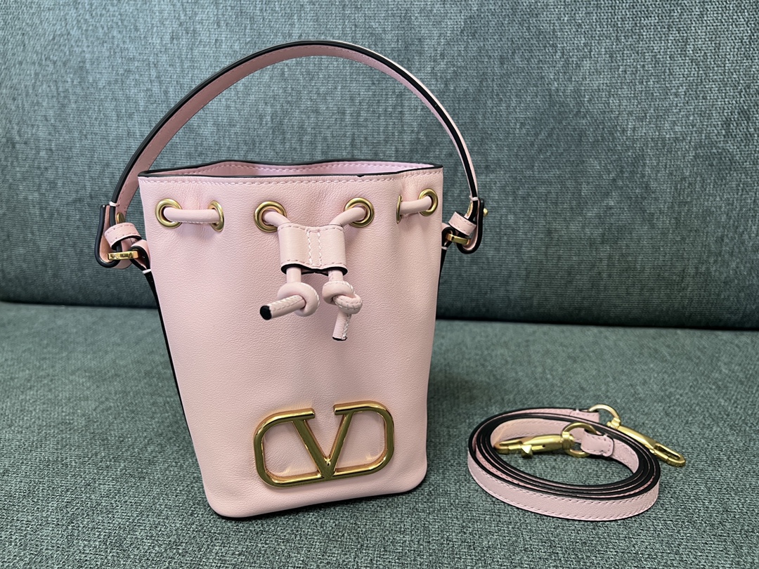 Valentino GARAVANIVLOGO SIGNATURE Bag-12*18*10CM