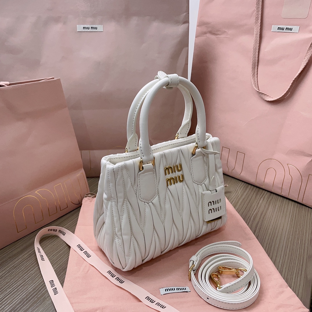 MiuMiu Tote-20 X16 X11CM