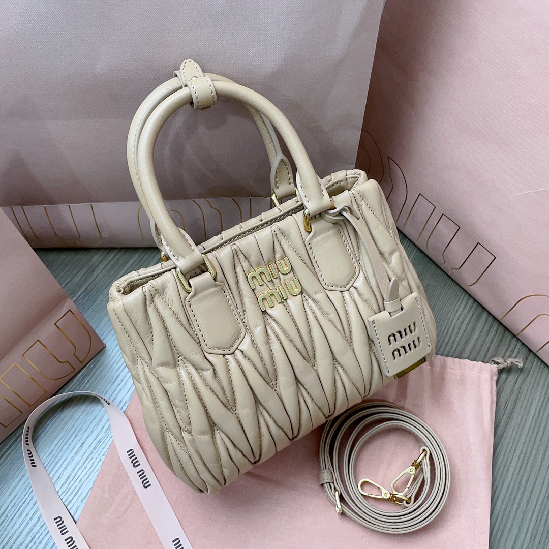 MiuMiu Tote-20 X16 X11CM