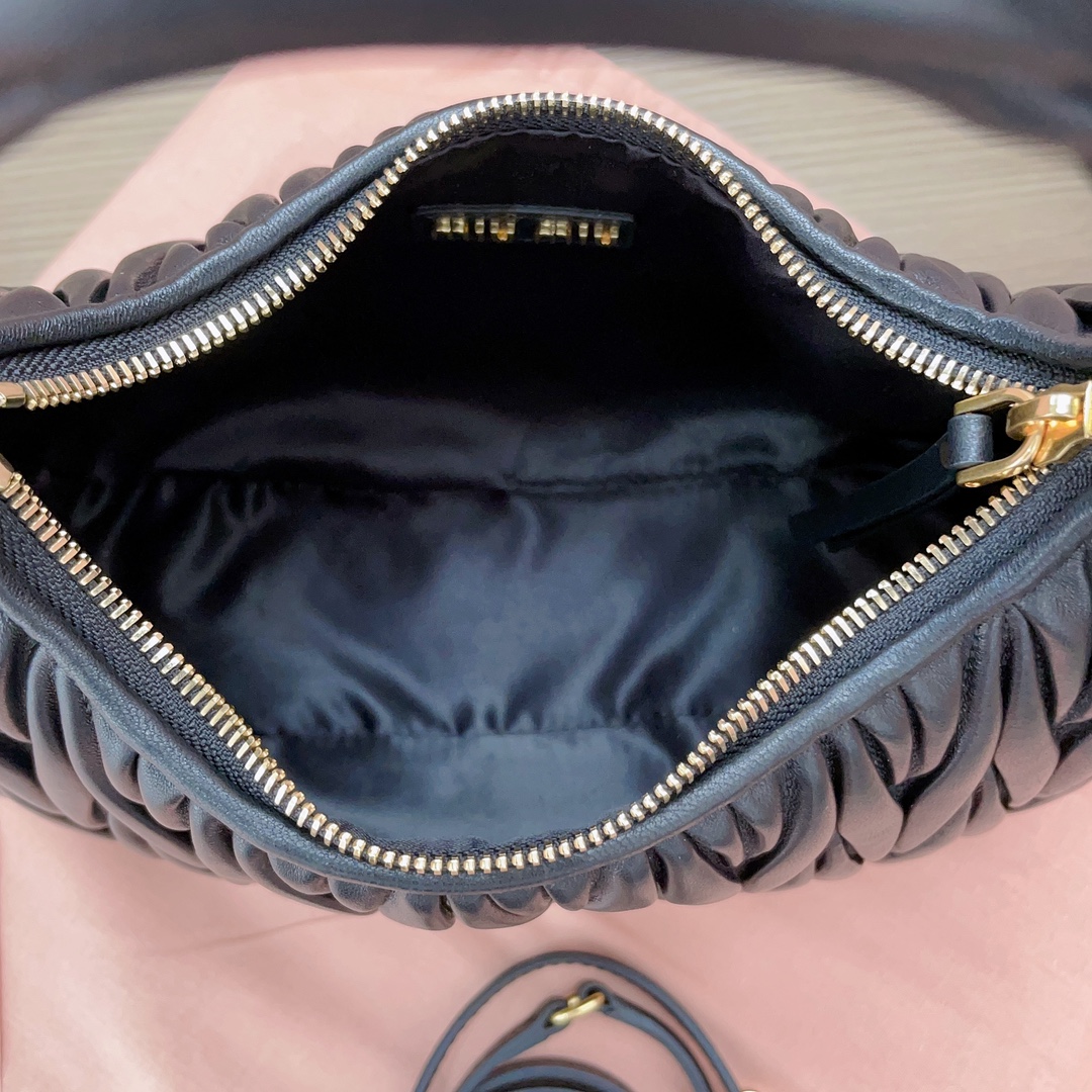 MiuMiu Bag-25X18X7CM