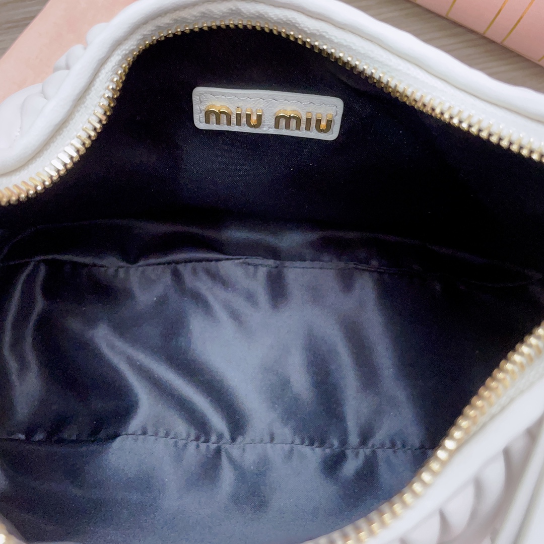MiuMiu Bag-25X18X7CM