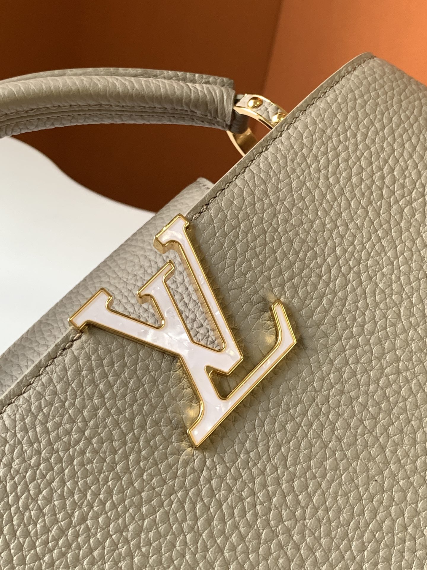 l**is V*t*n capucines bb-27*18*9cm