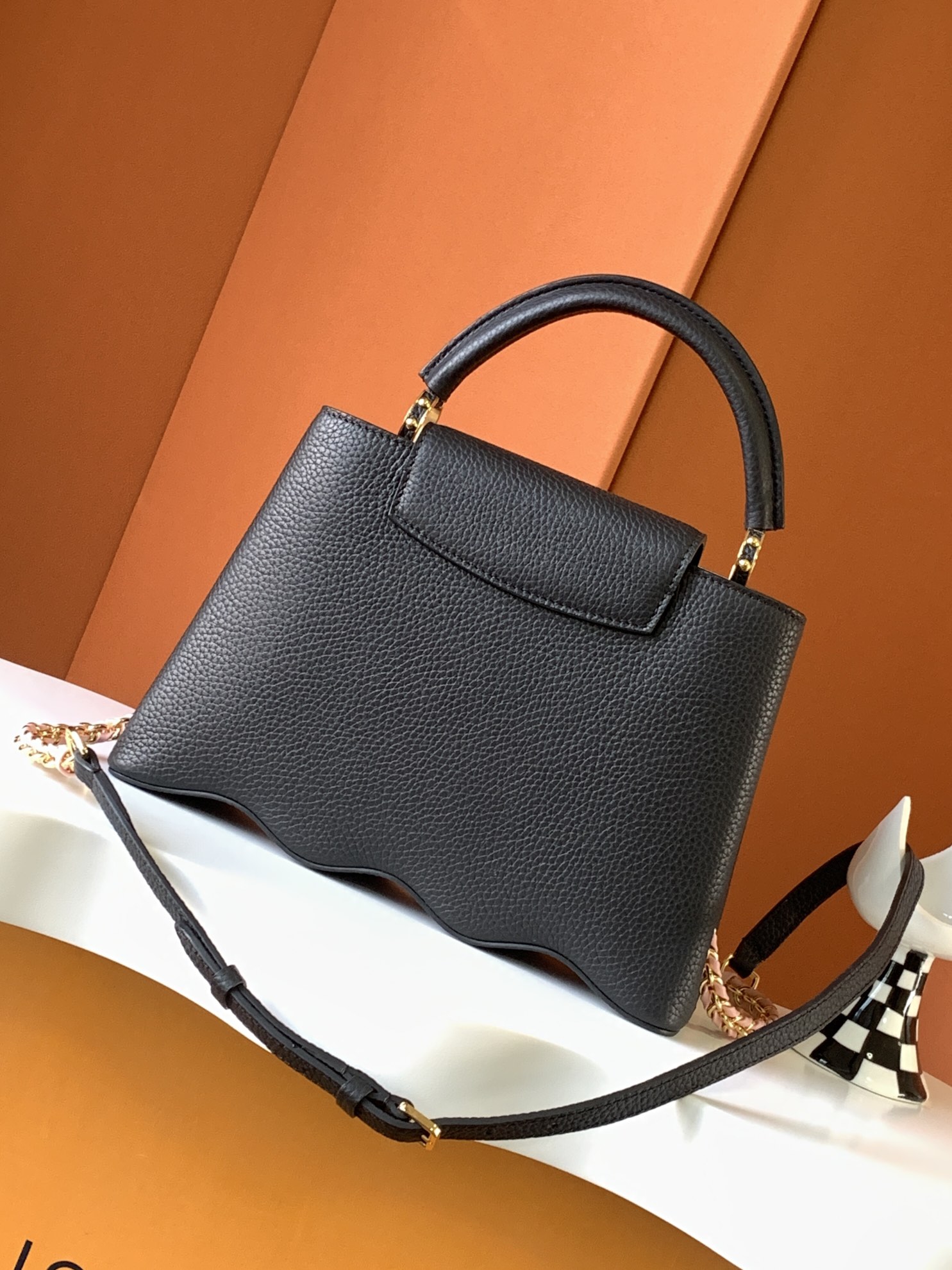 l**is V*t*n capucines bb-27*18*9cm