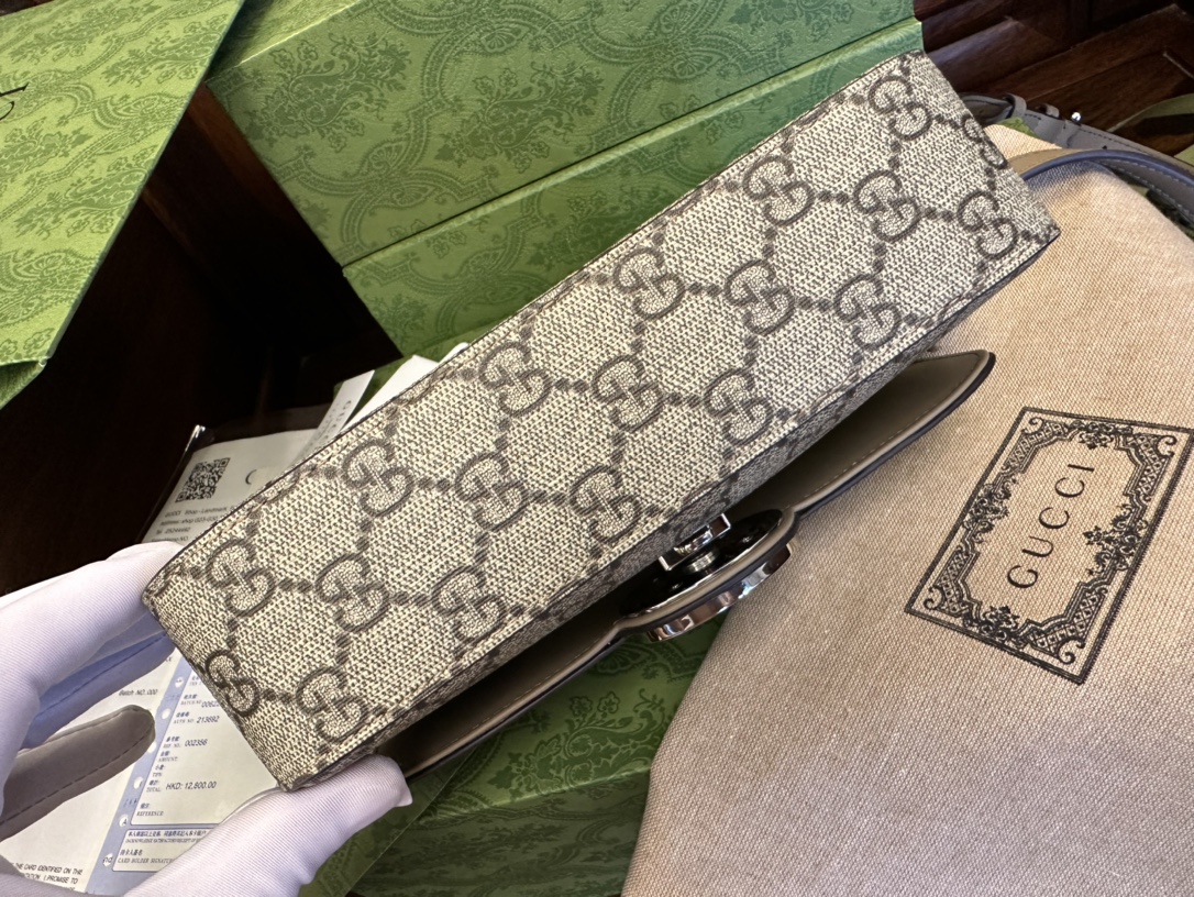 g*u*i gg S*p*e bag-21*10*5cm