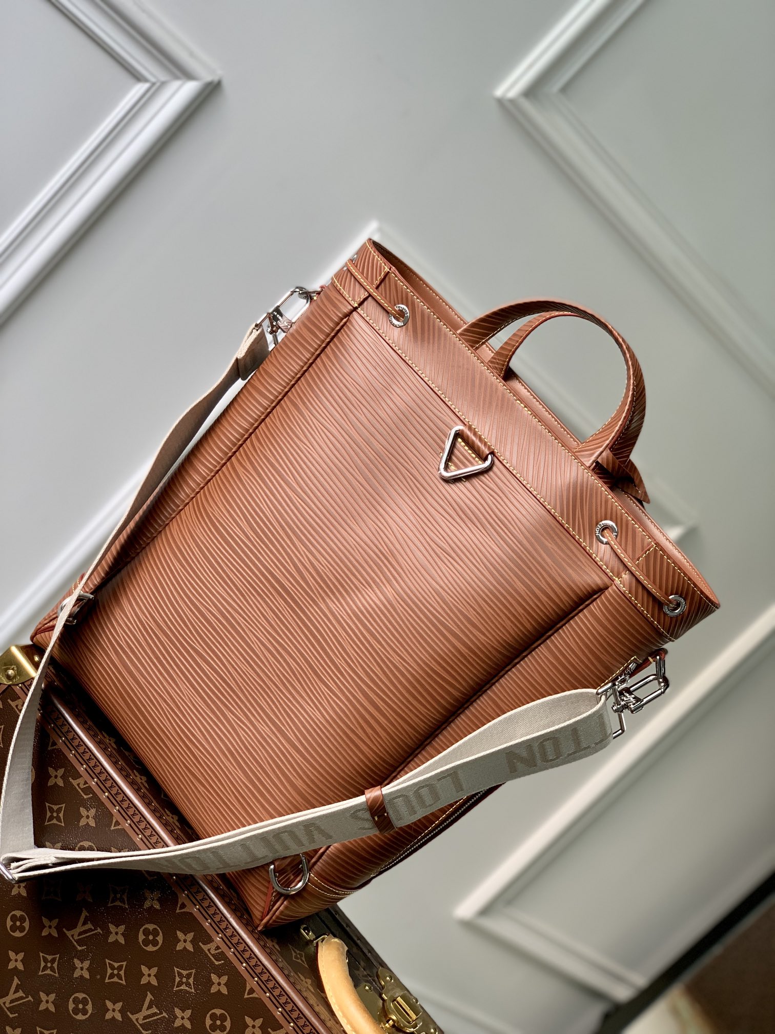 l**is V*t*n maxi noé sling handbag-34 x 48 x 18cm