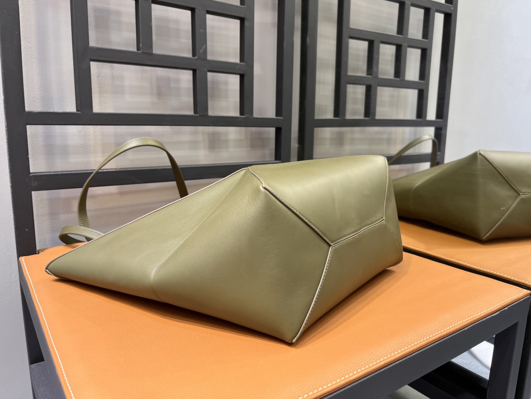 Loewe Puzzle Tote-25/14/30CM