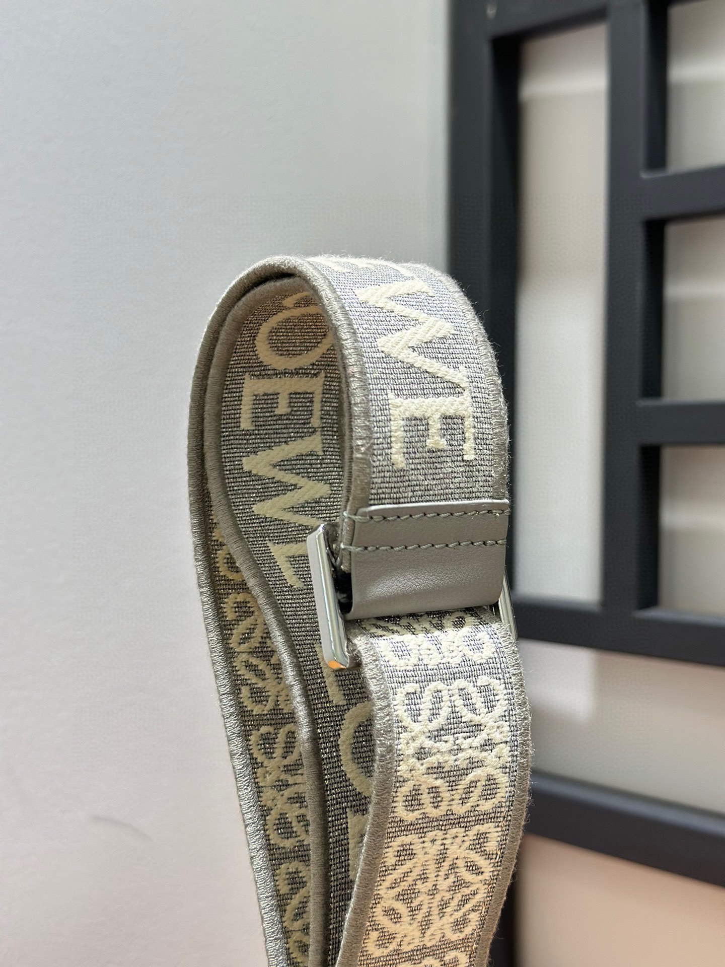 Loewe Straps-105*4CM
