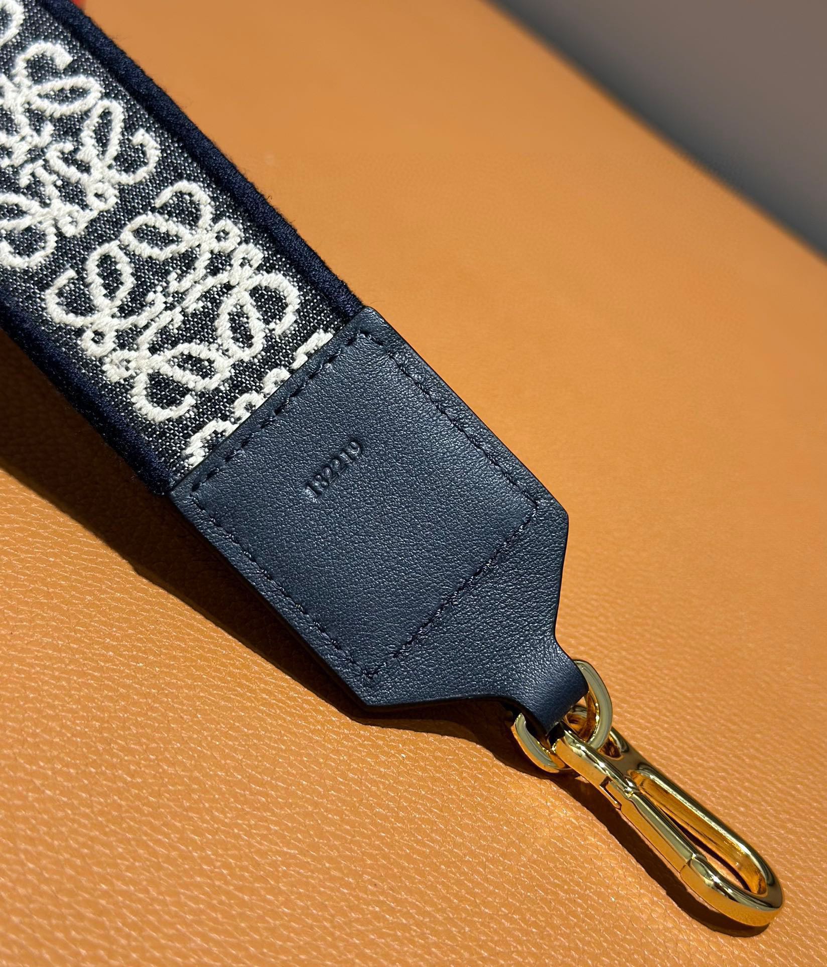 Loewe Straps-105*4CM