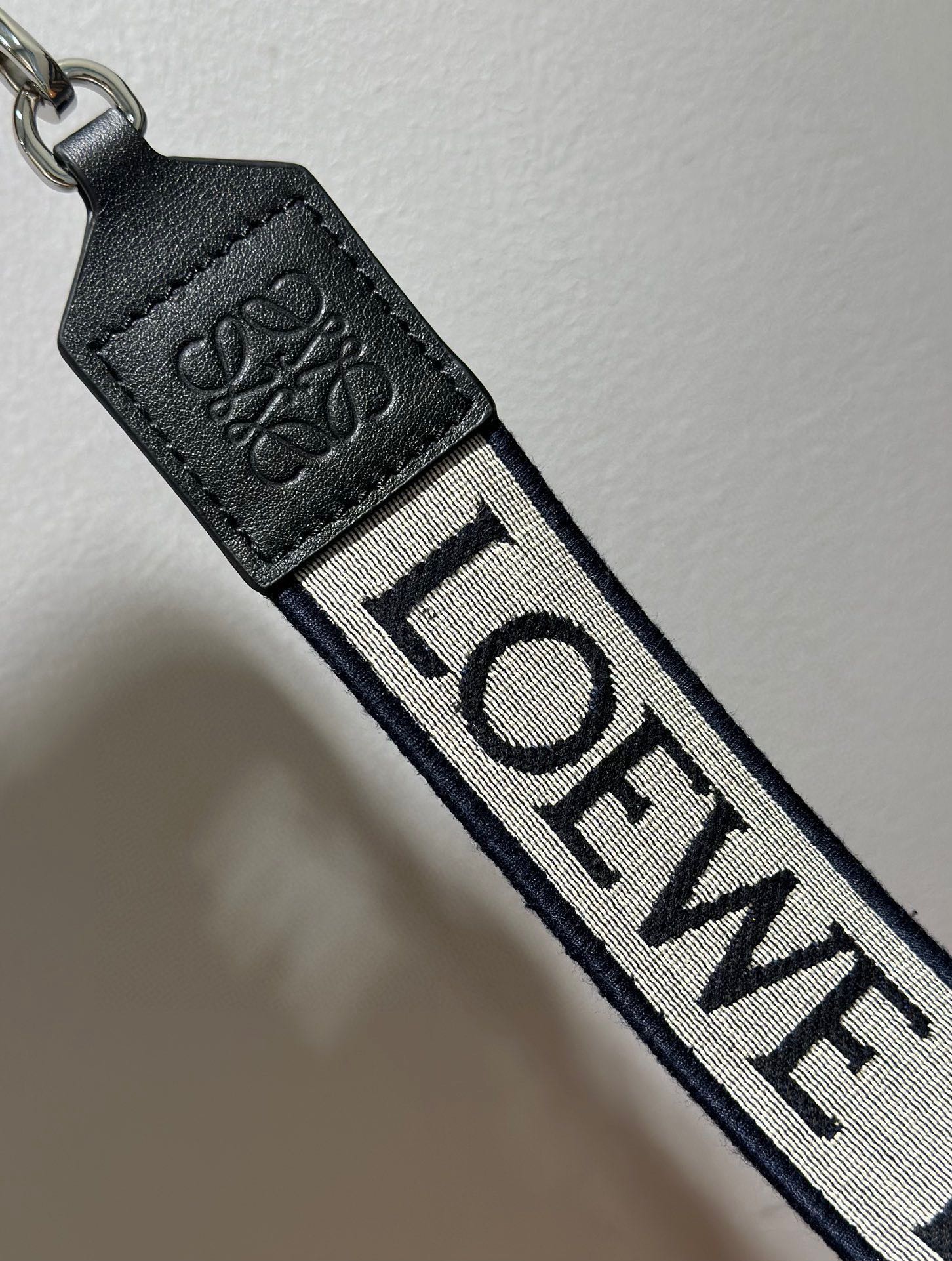 Loewe Straps-105*4CM