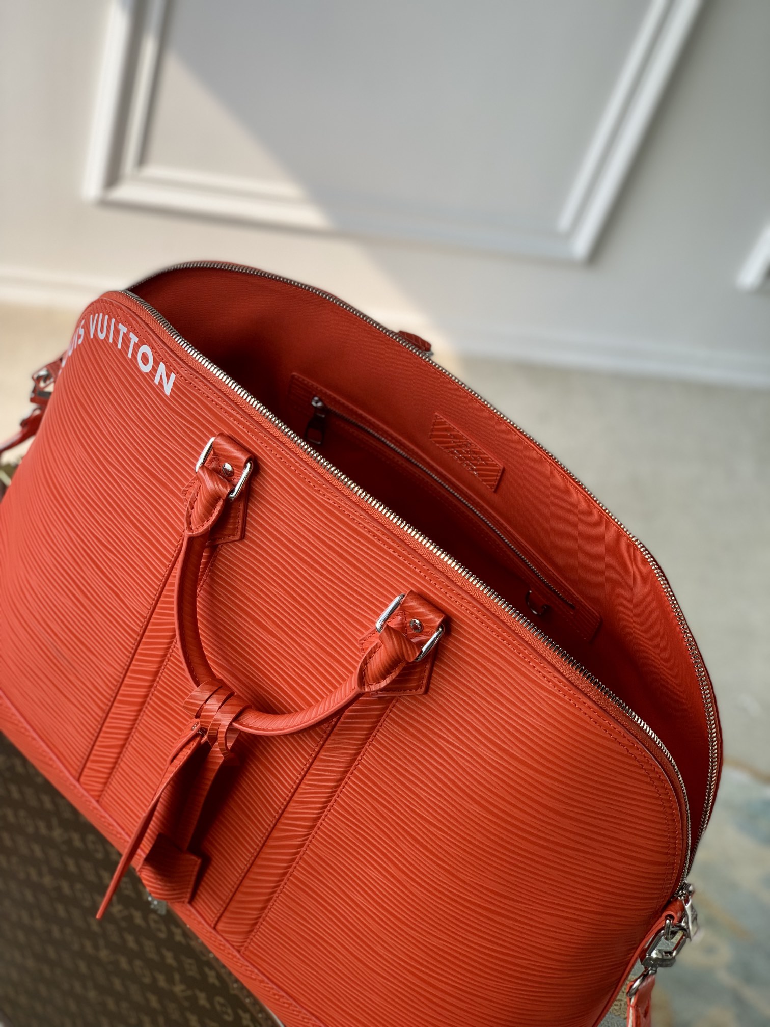 l**is V*t*n alma travel bag-64 x 42 x 22cm