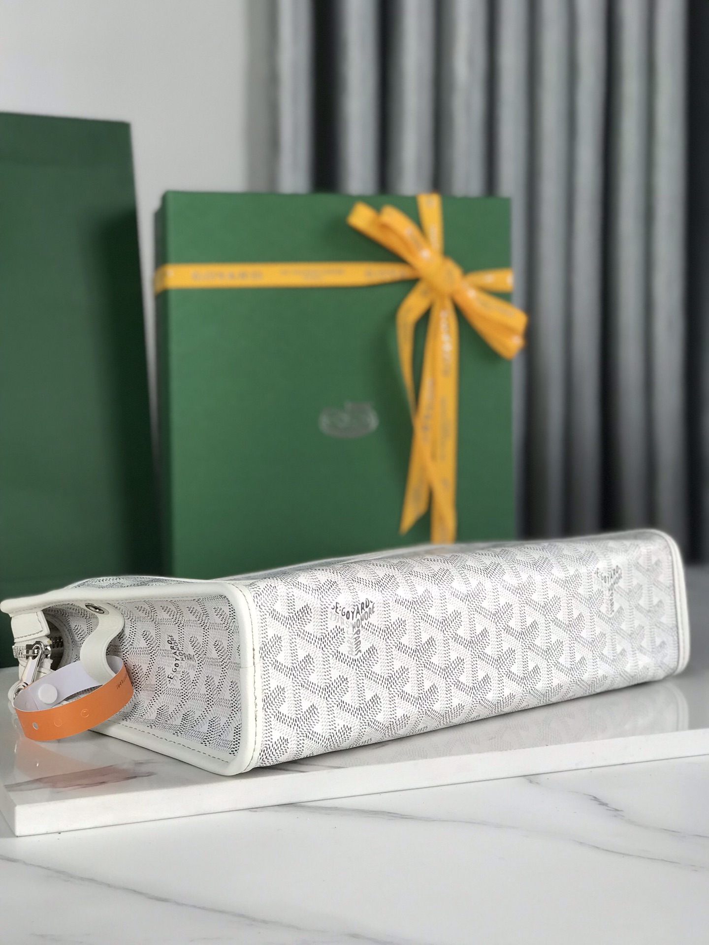 Go*ard toiletry bag-30x23×7.5cm