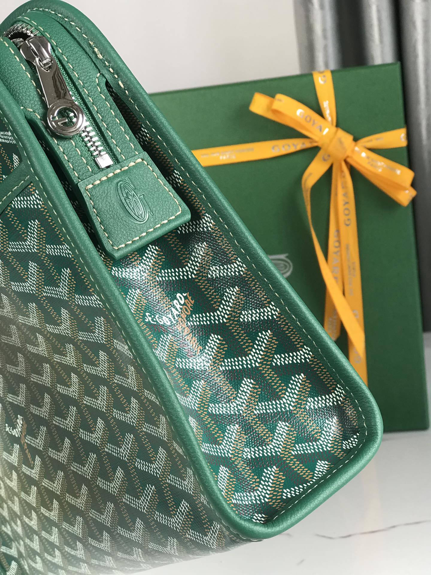 Go*ard toiletry bag-30x23×7.5cm