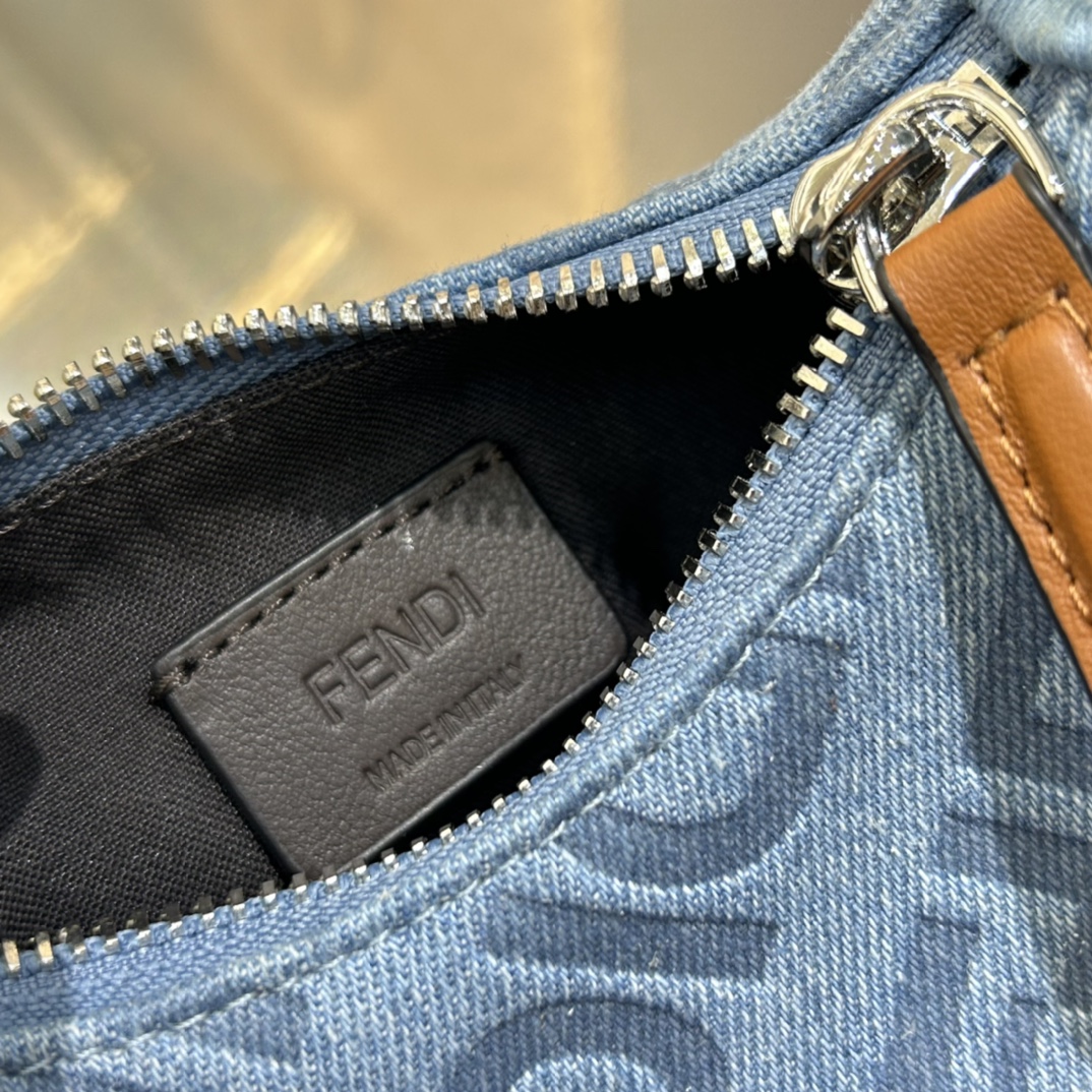 F**di praphy-16.5x14x5cm