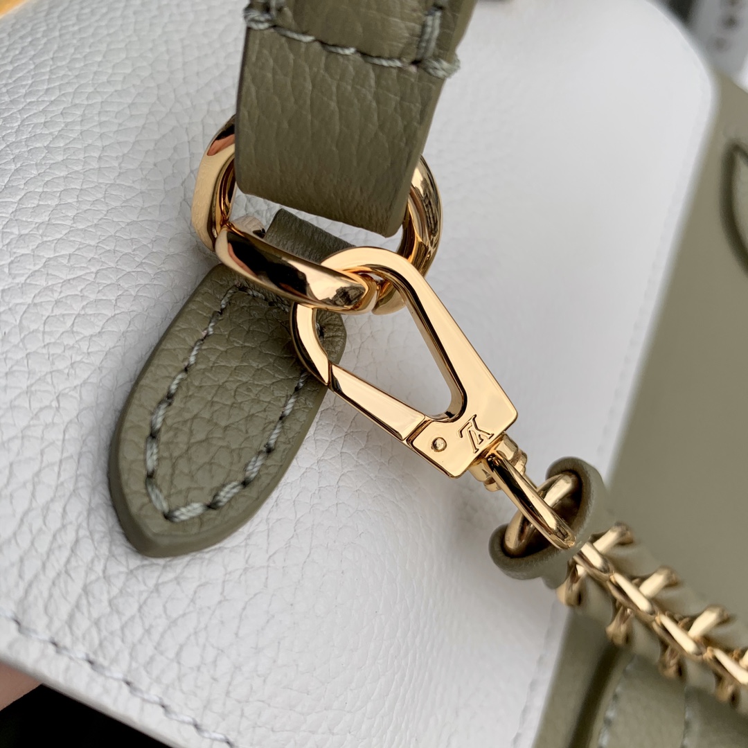 l**is V*t*n lockme ever 23x17x10cm