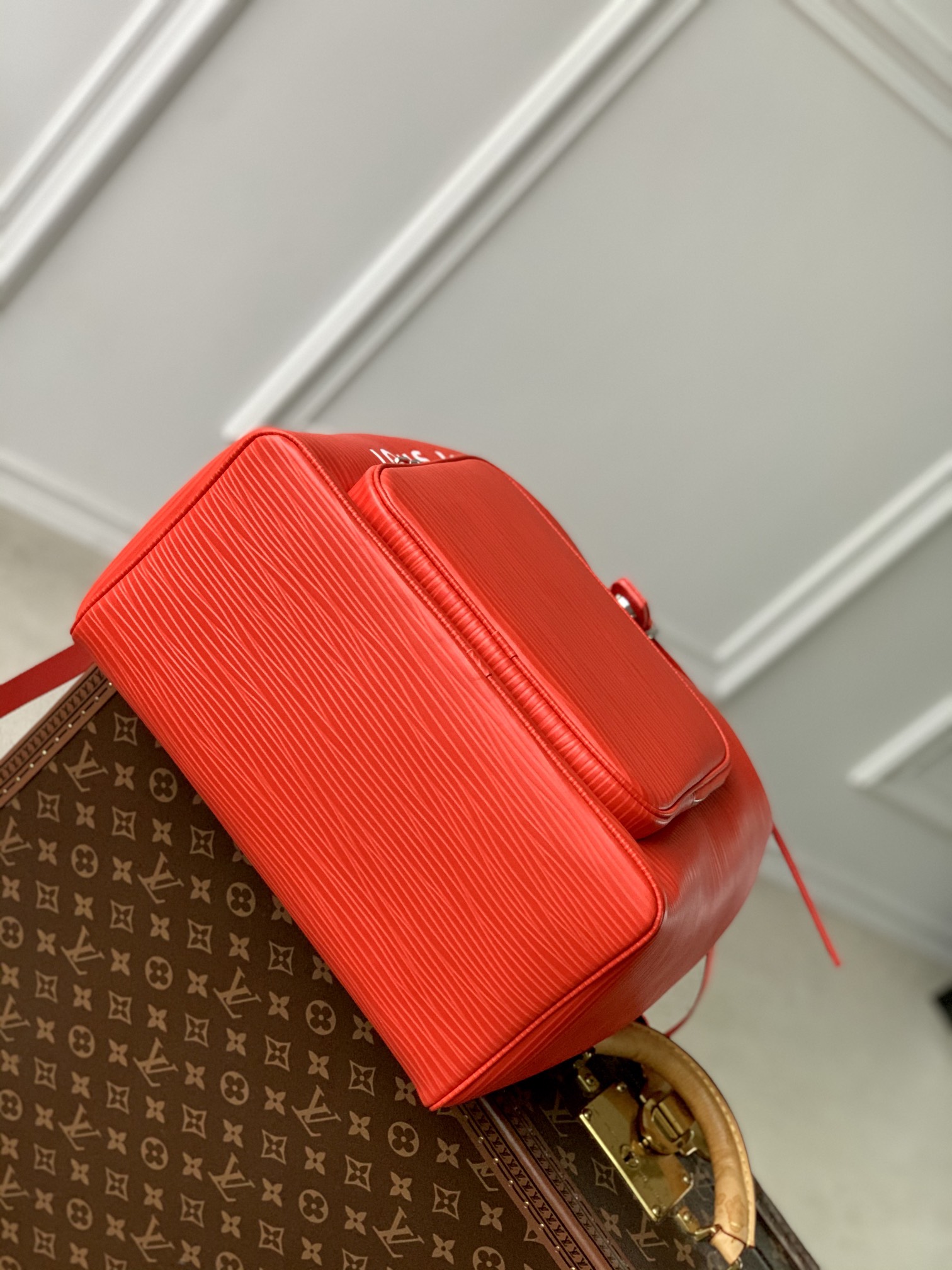 l**is V*t*n montsouris backpack-32 x 40 x 19cm