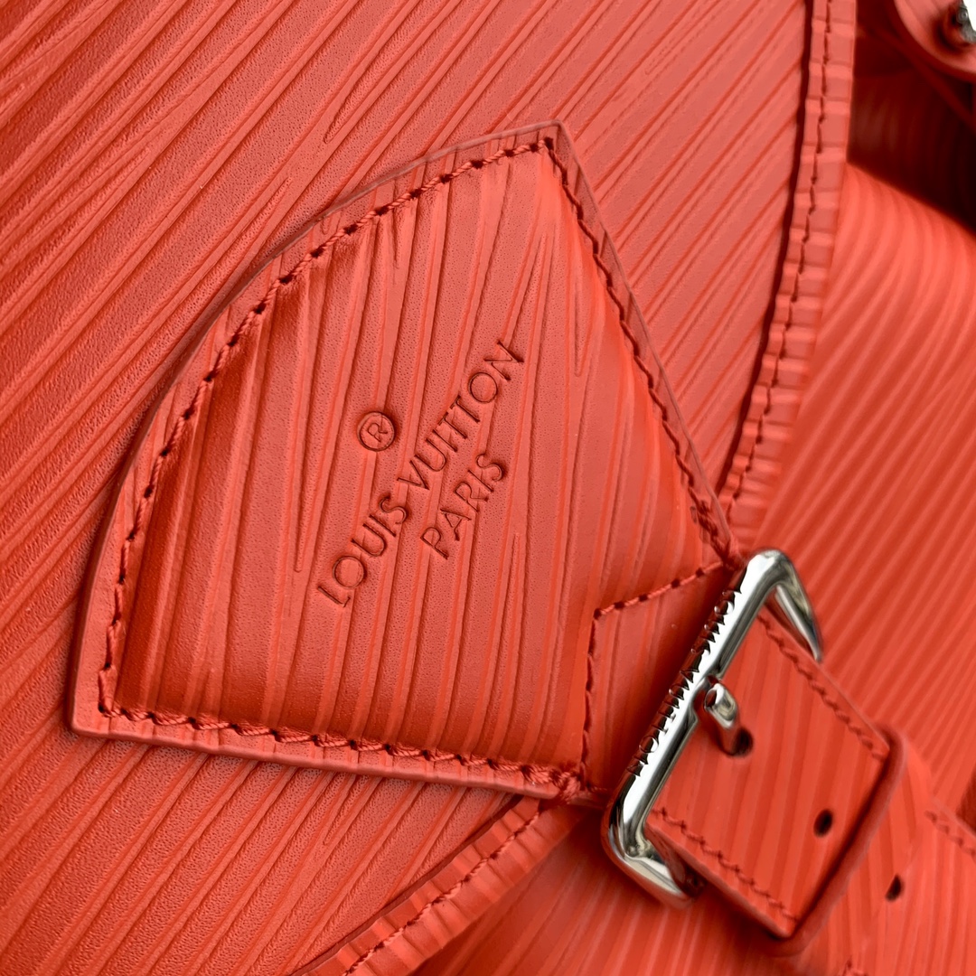 l**is V*t*n montsouris backpack-32 x 40 x 19cm