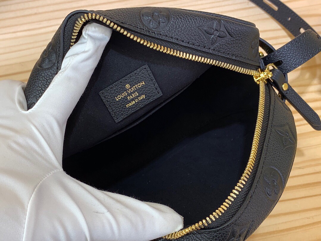 l**is V*t*n boite chapeau souple-20 x 22.5 x 8cm