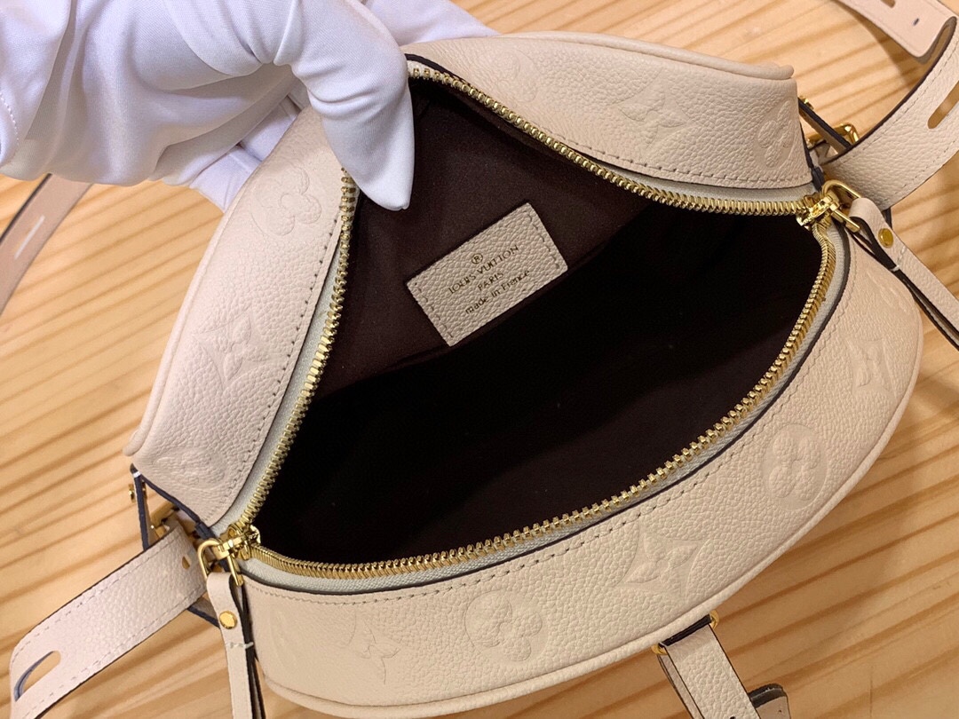 l**is V*t*n boite chapeau souple-20 x 22.5 x 8cm