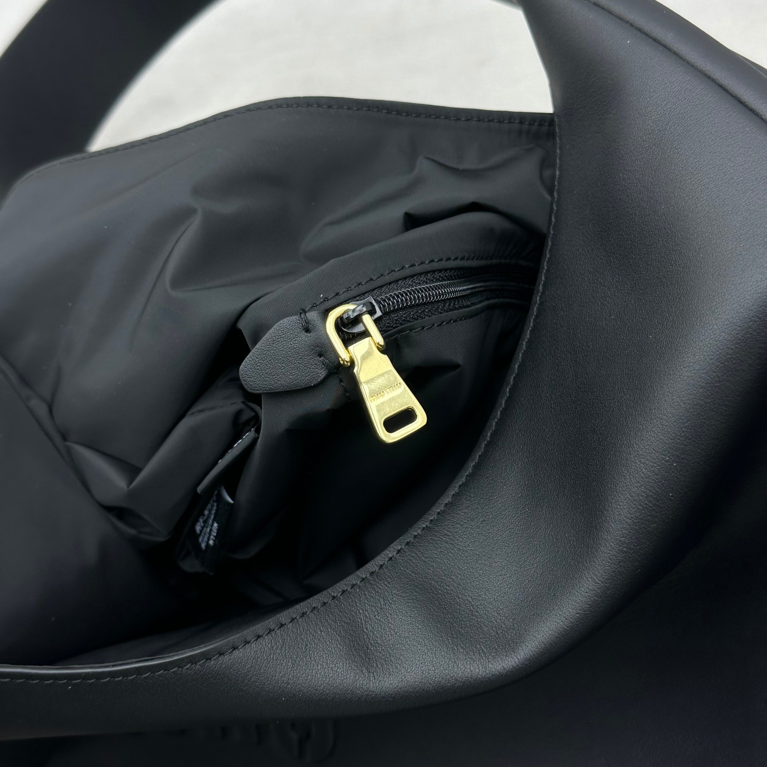 MiuMiu Hobo Tote-42.5*CM