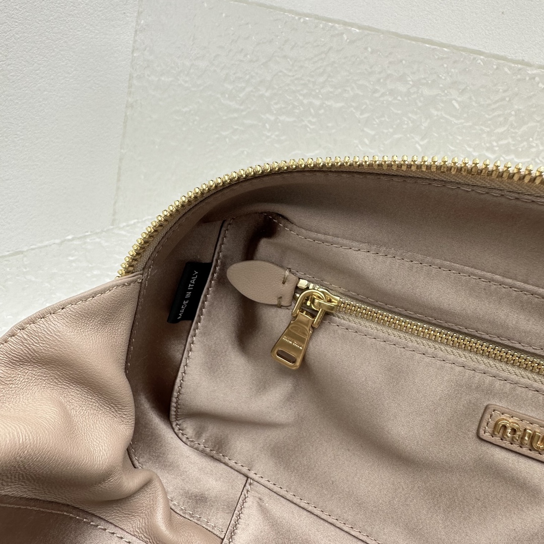 MiuMiu Vintage Rectangular Bag-27*12*9CM