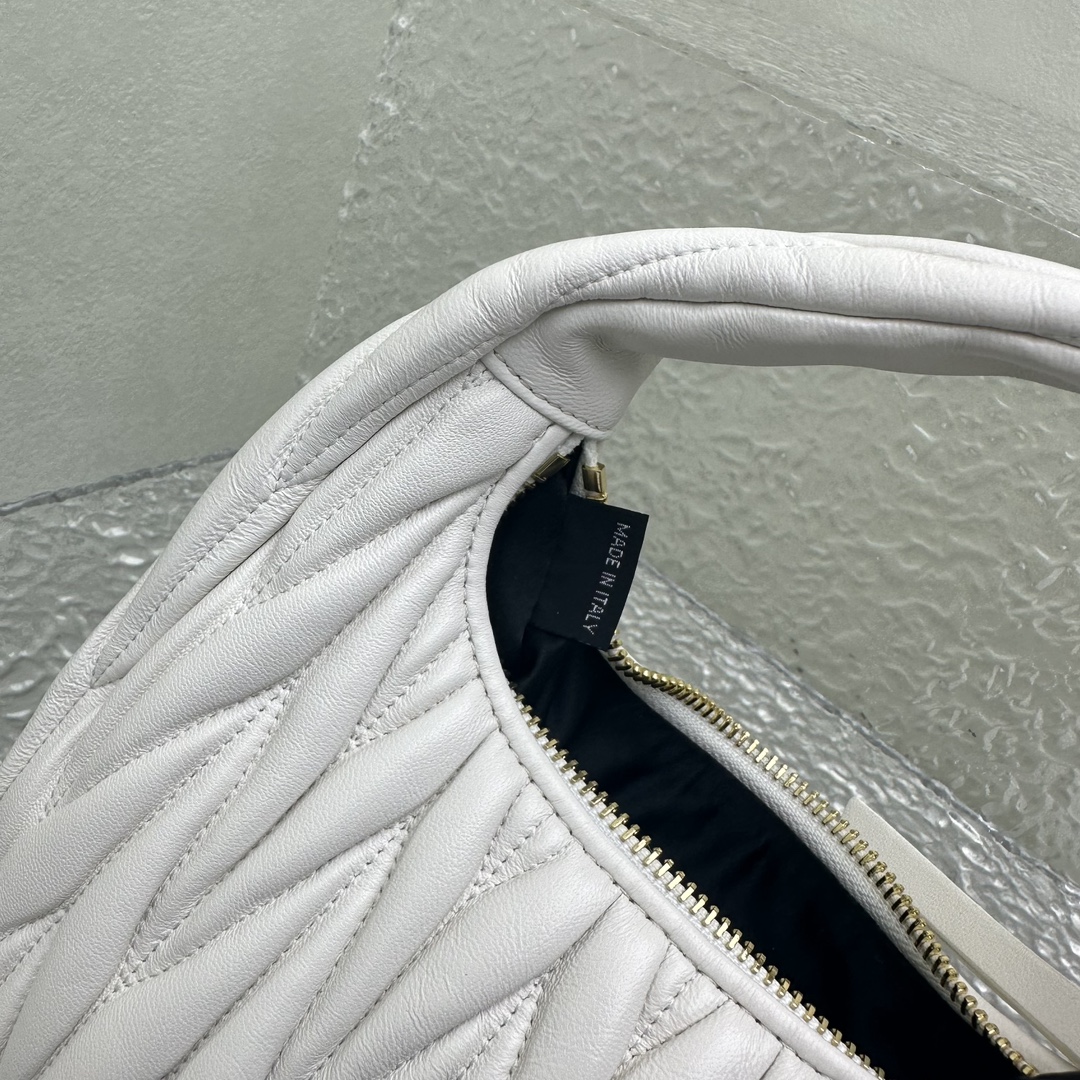 MiuMiu Wander Hobo Bag-20*6*17CM