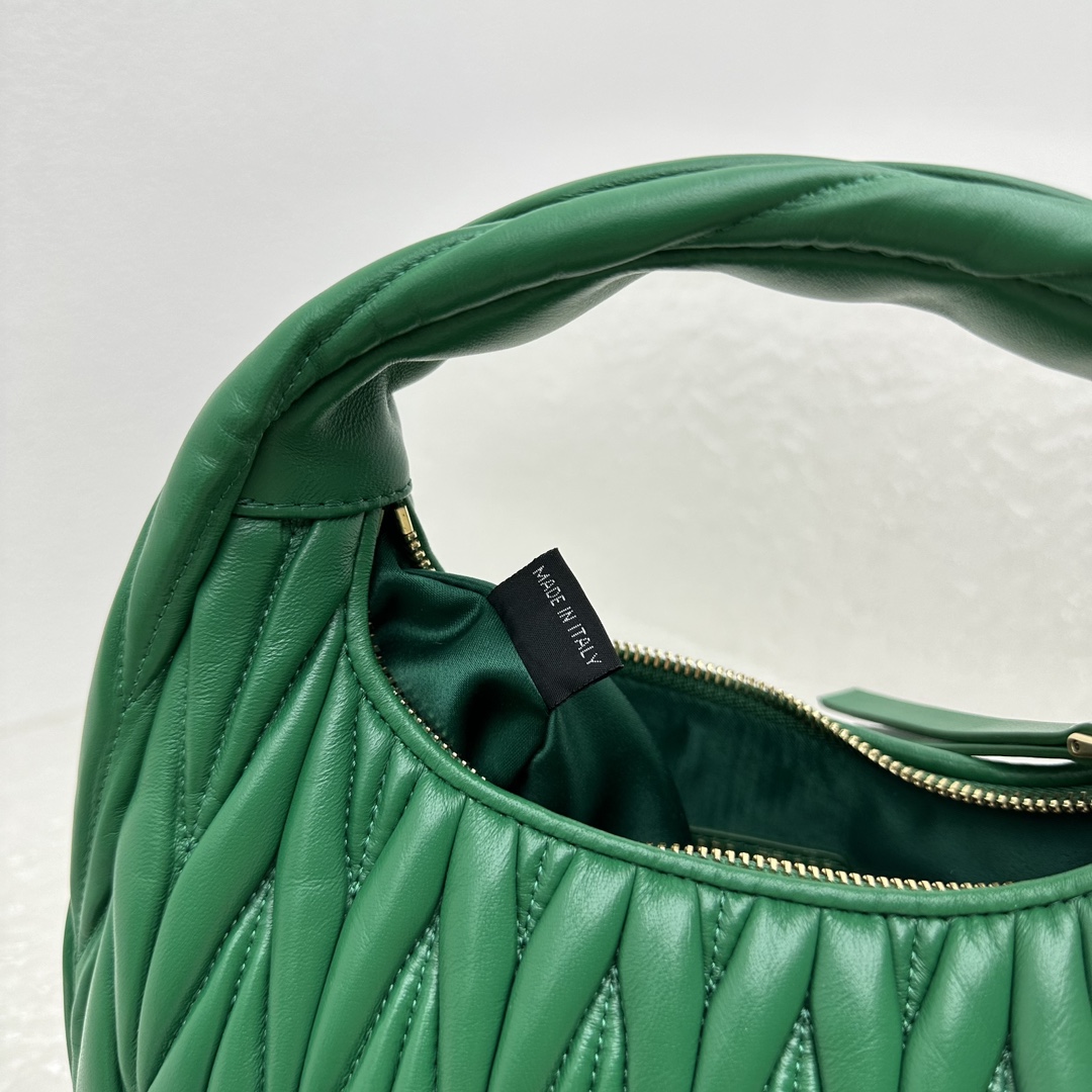 MiuMiu Wander Hobo Bag-20*6*17CM