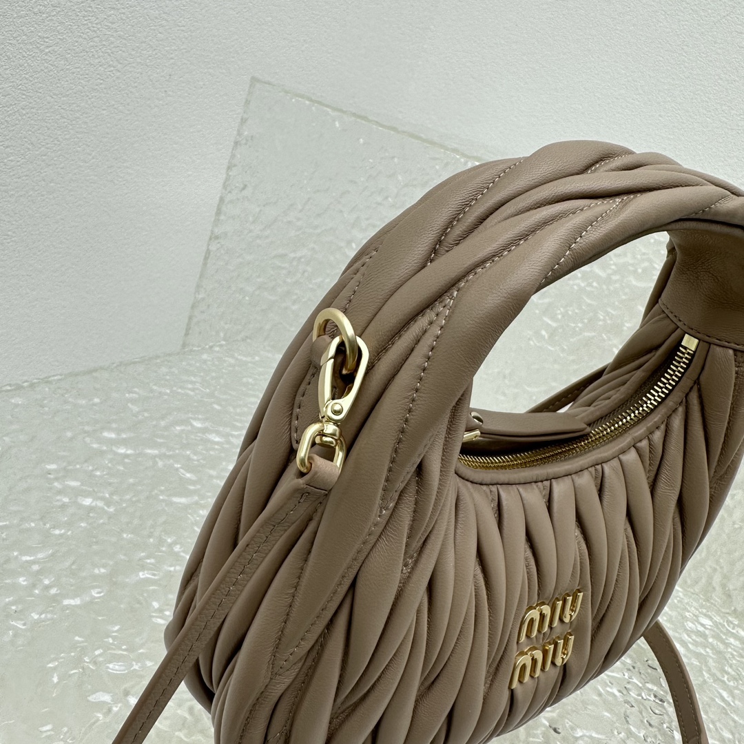 MiuMiu Wander Hobo Bag-20*6*17CM